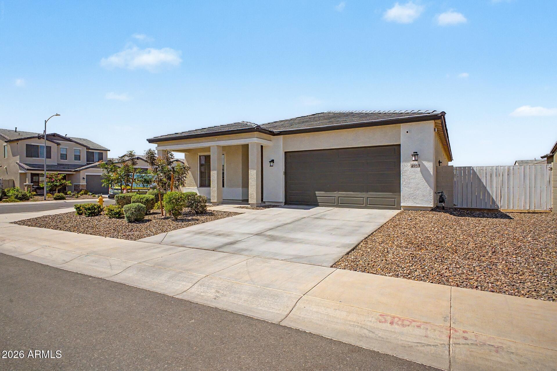 4950 W WEEPING WILLOW Way