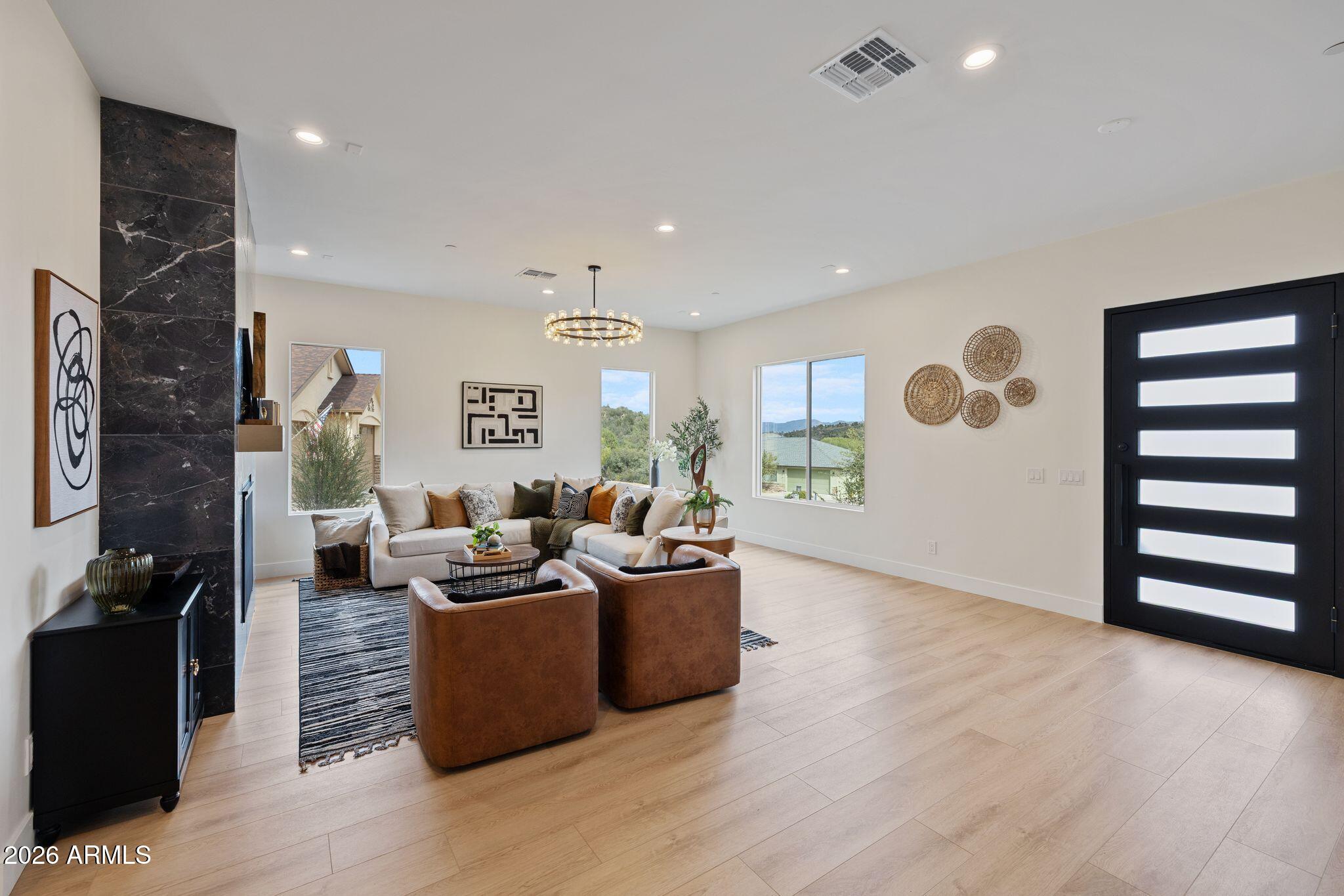 940 N Waters Edge Way