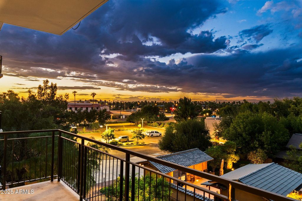 Photo of 208 W Portland Street #360, Phoenix, AZ 85003 (MLS # 6925870)