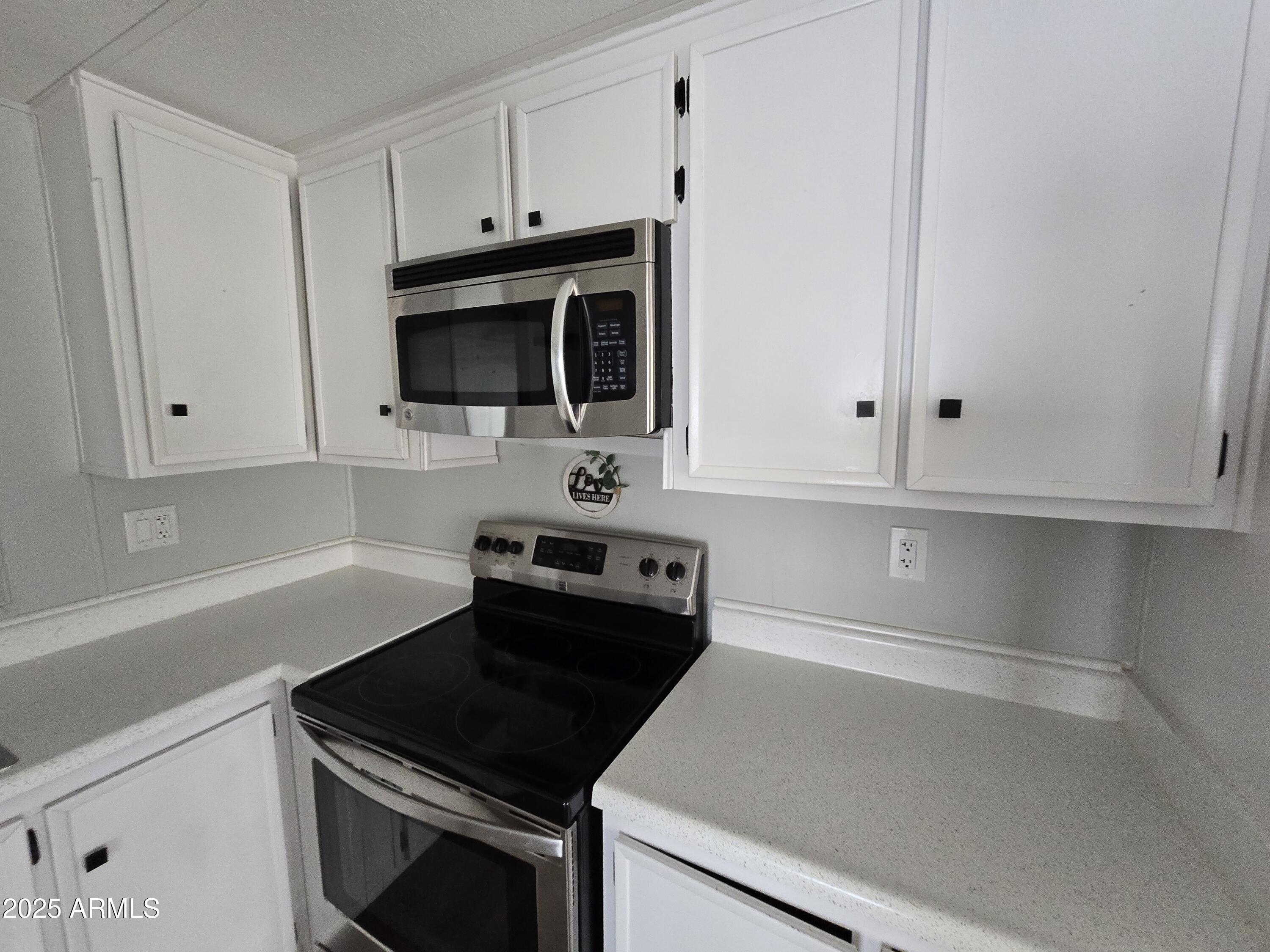 918 S EVANGELINE Avenue