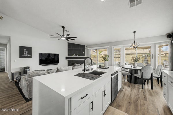 4238 E SAN REMO AVE, GILBERT, AZ 85234 - Image b7129b060bdaaf2dda9b47ca37b88846/801094013
