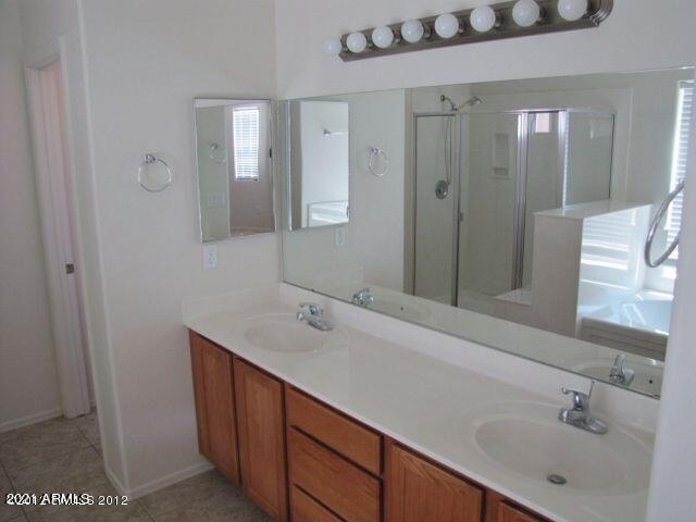 CASAS ADOBE - Residential