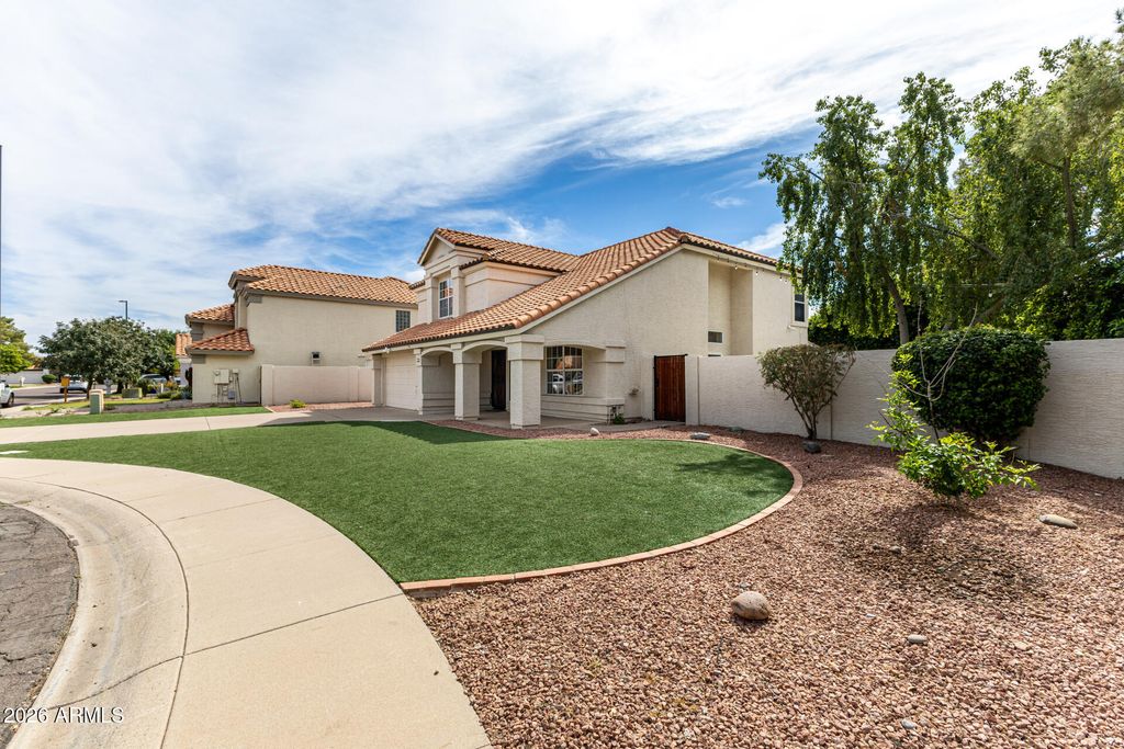 Photo of 2301 E Millbrae Court, Gilbert, AZ 85234 (MLS # 6994087)
