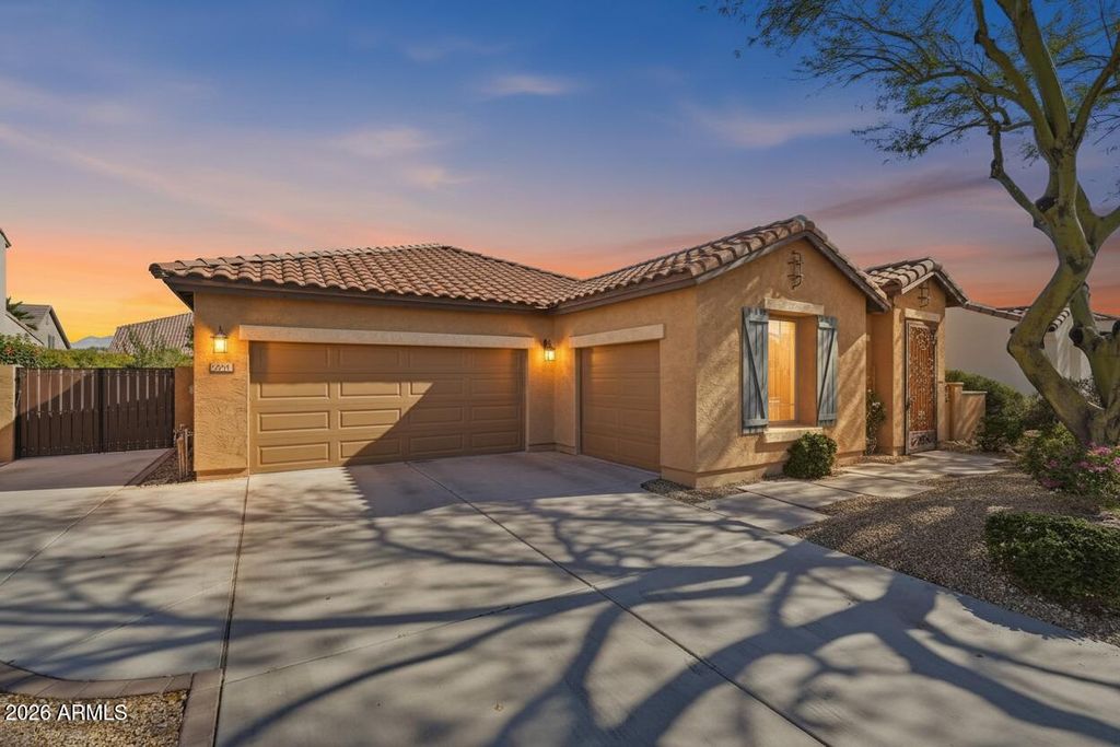 Photo of 1796 W Macaw Drive, Chandler, AZ 85286 (MLS # 7014810)