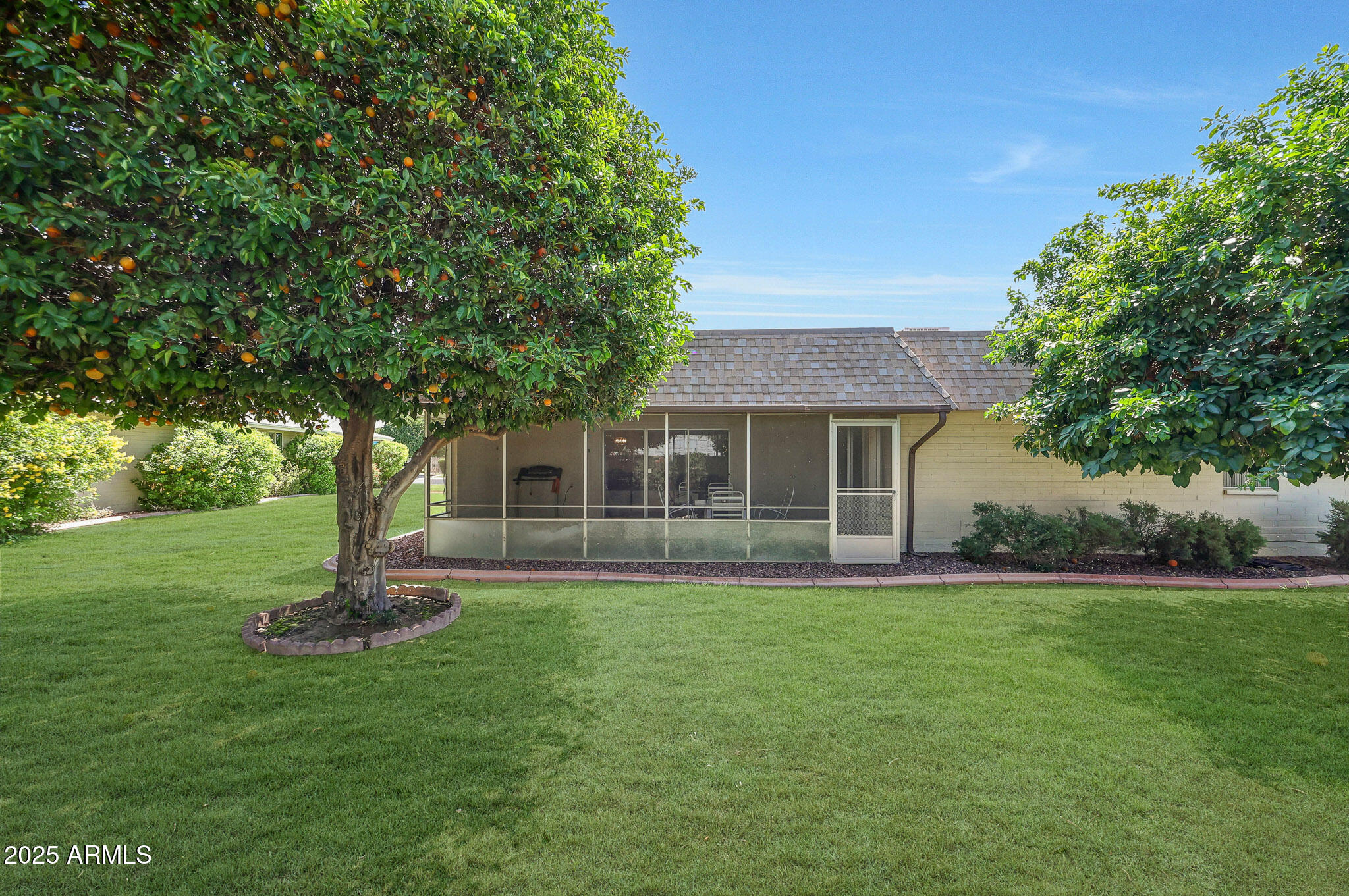 10415 W CAMELOT Circle