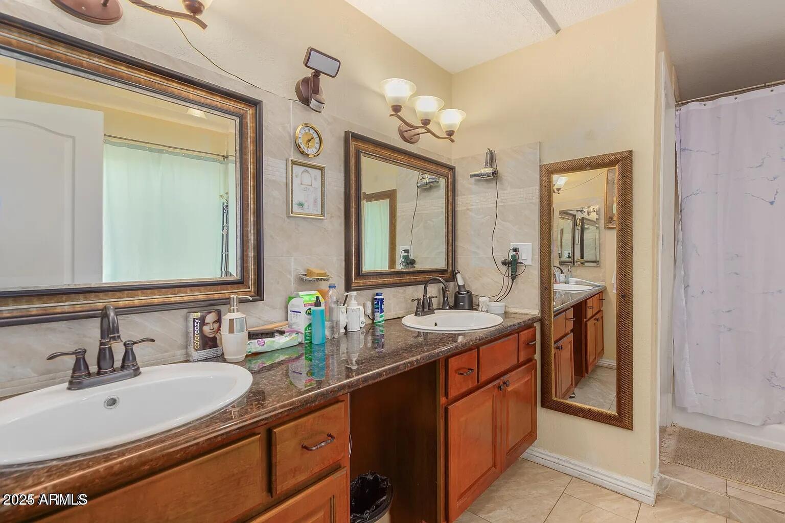 3121 W GREENWAY Road