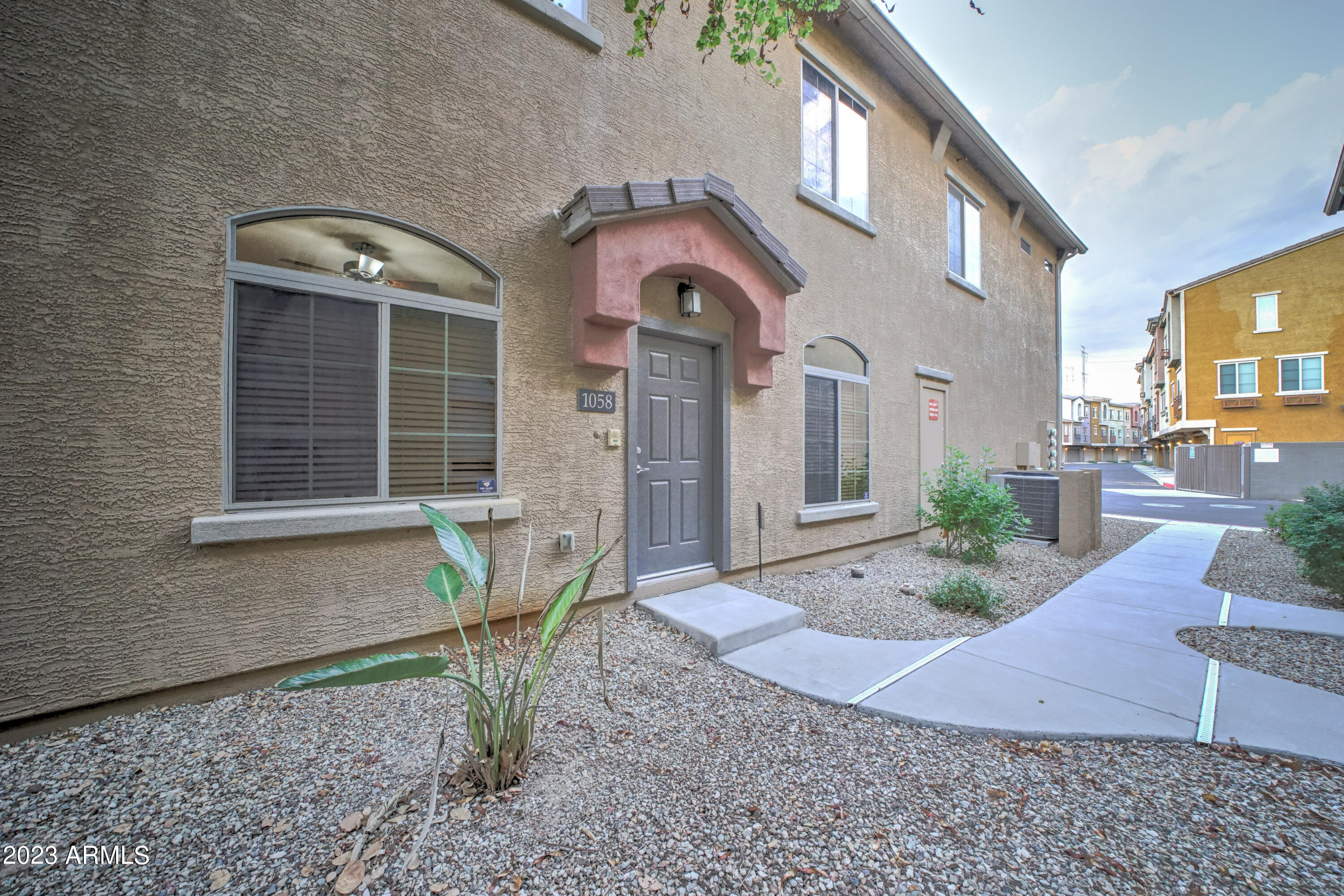 2150 W ALAMEDA Road 1058