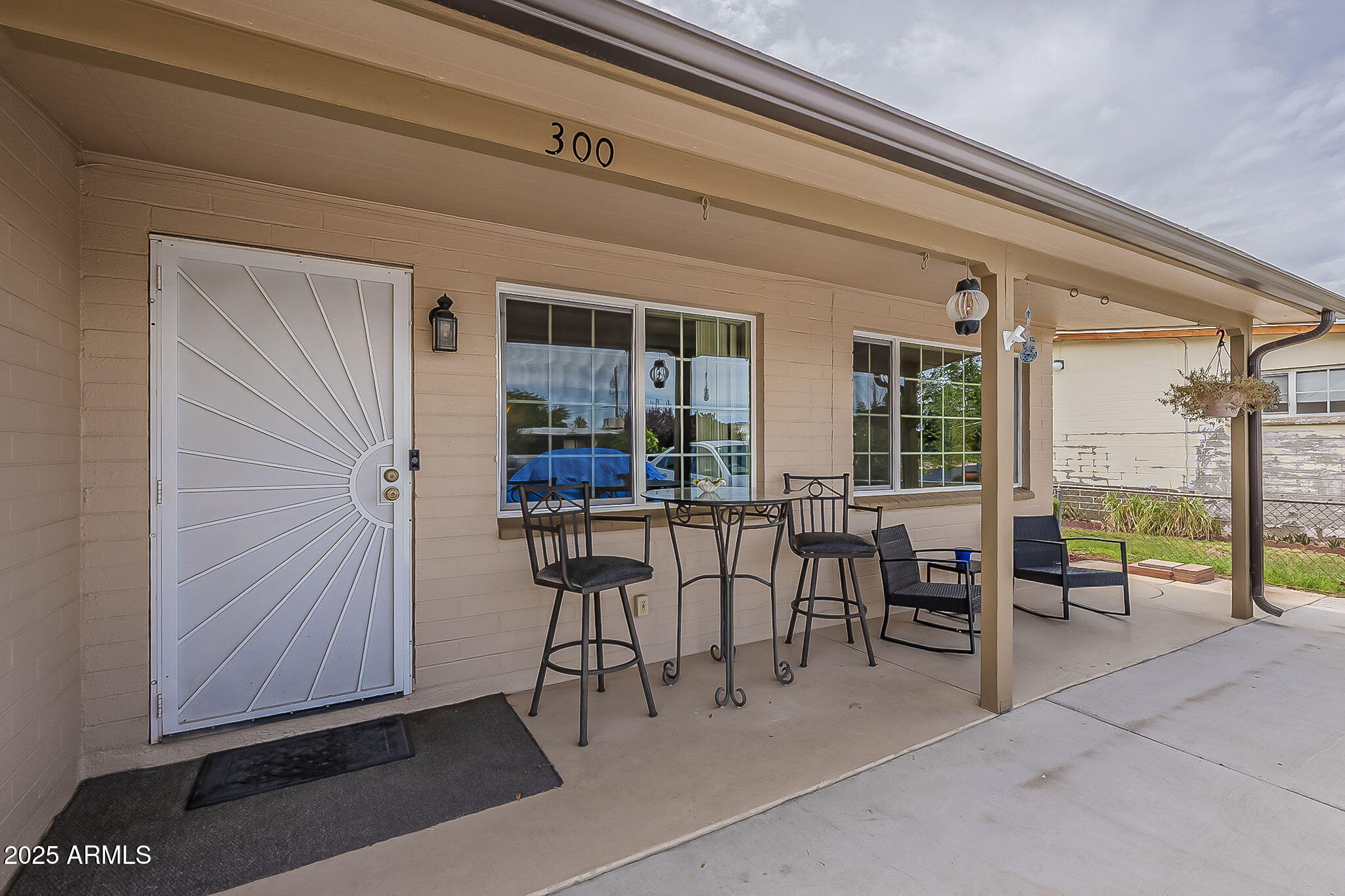 300 SHERBUNDY Street