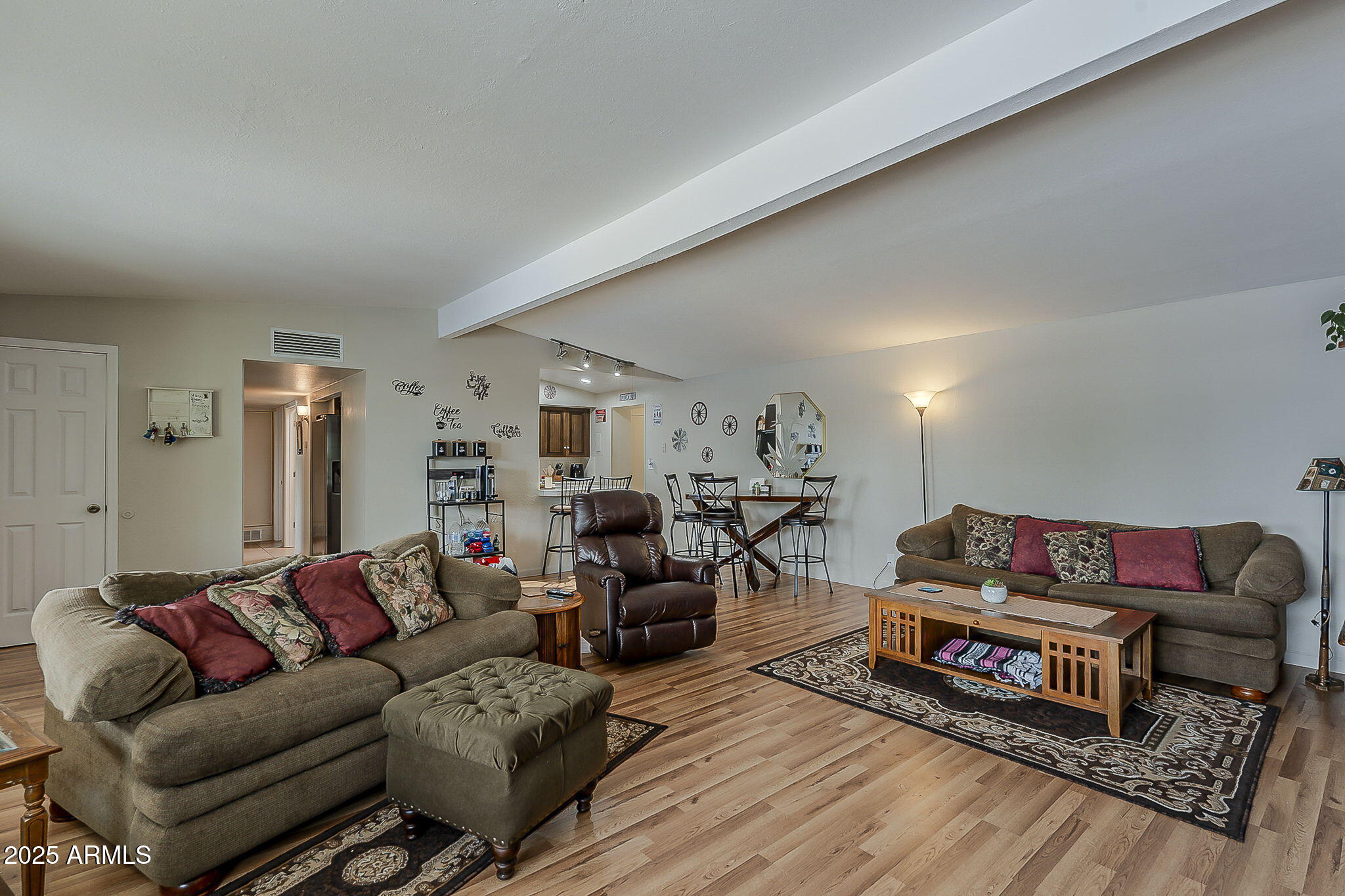 300 SHERBUNDY Street