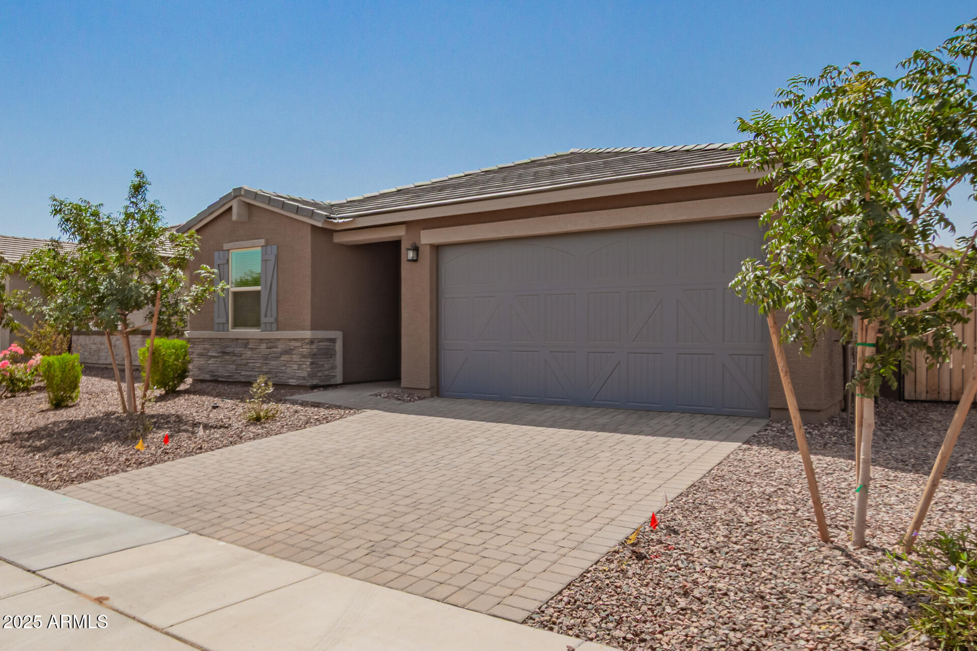 17471 W RUNNING DEER Trail