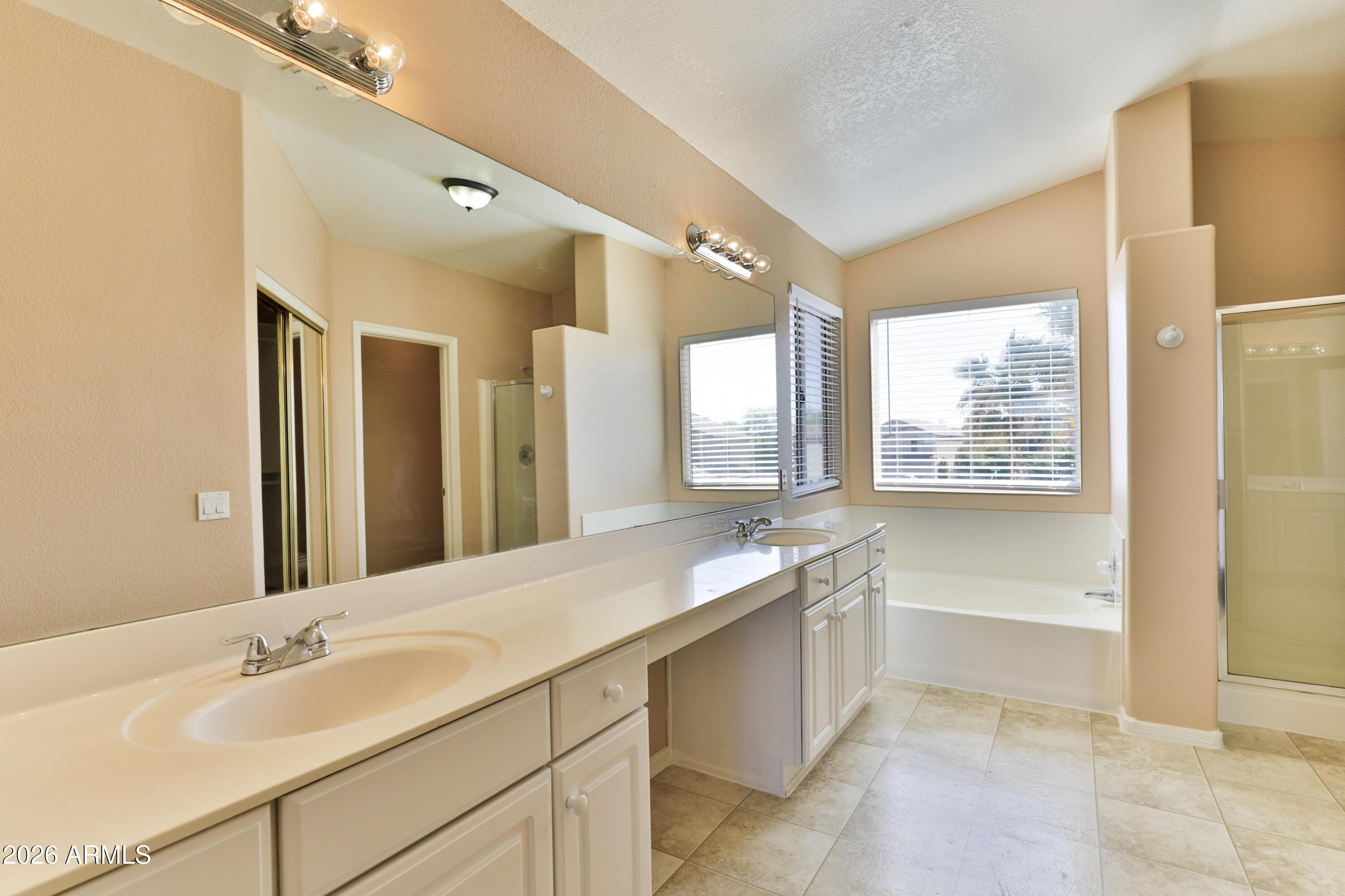 MEADOWS AT INDENENDENCE - Residential Lease