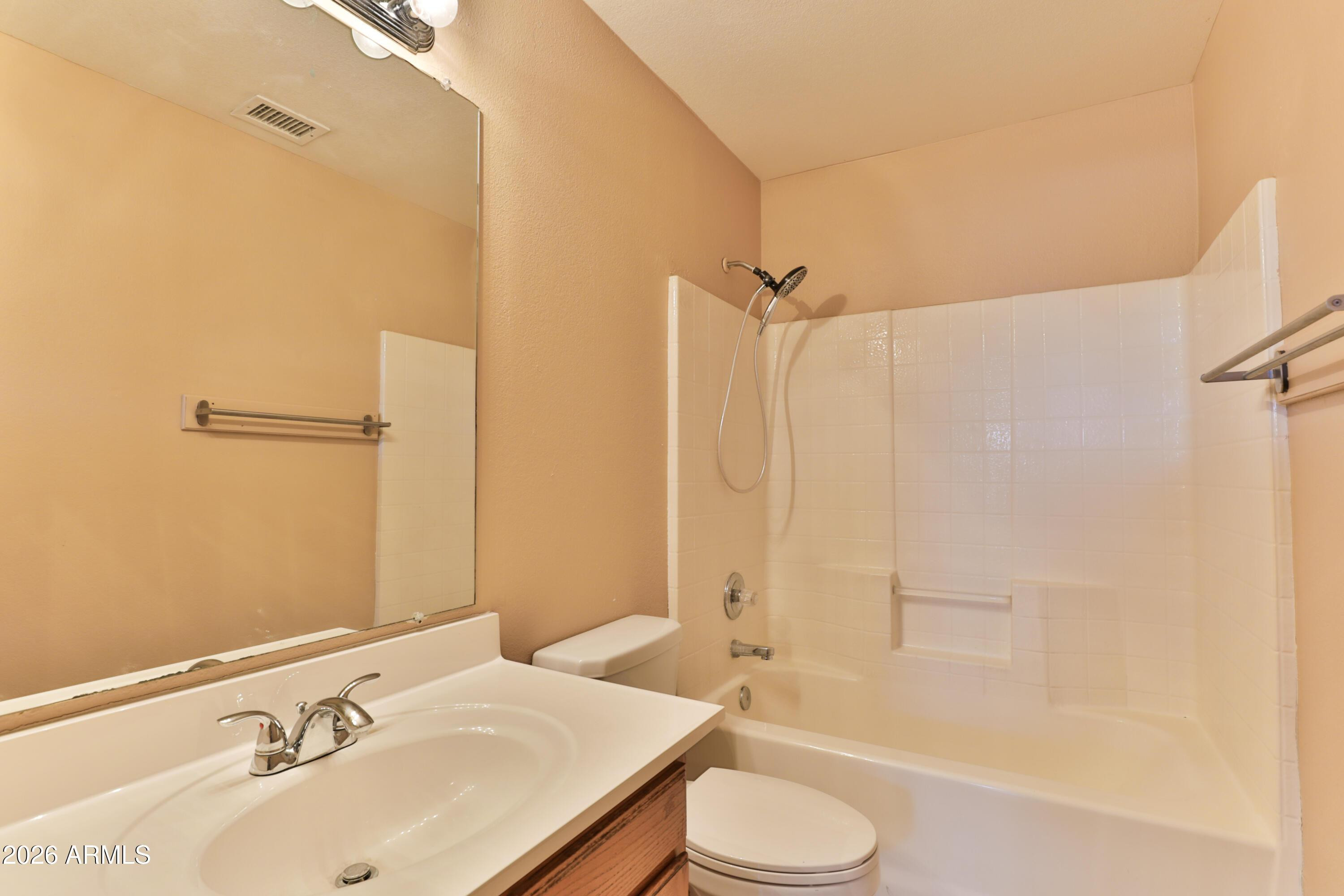 MEADOWS AT INDENENDENCE - Residential Lease