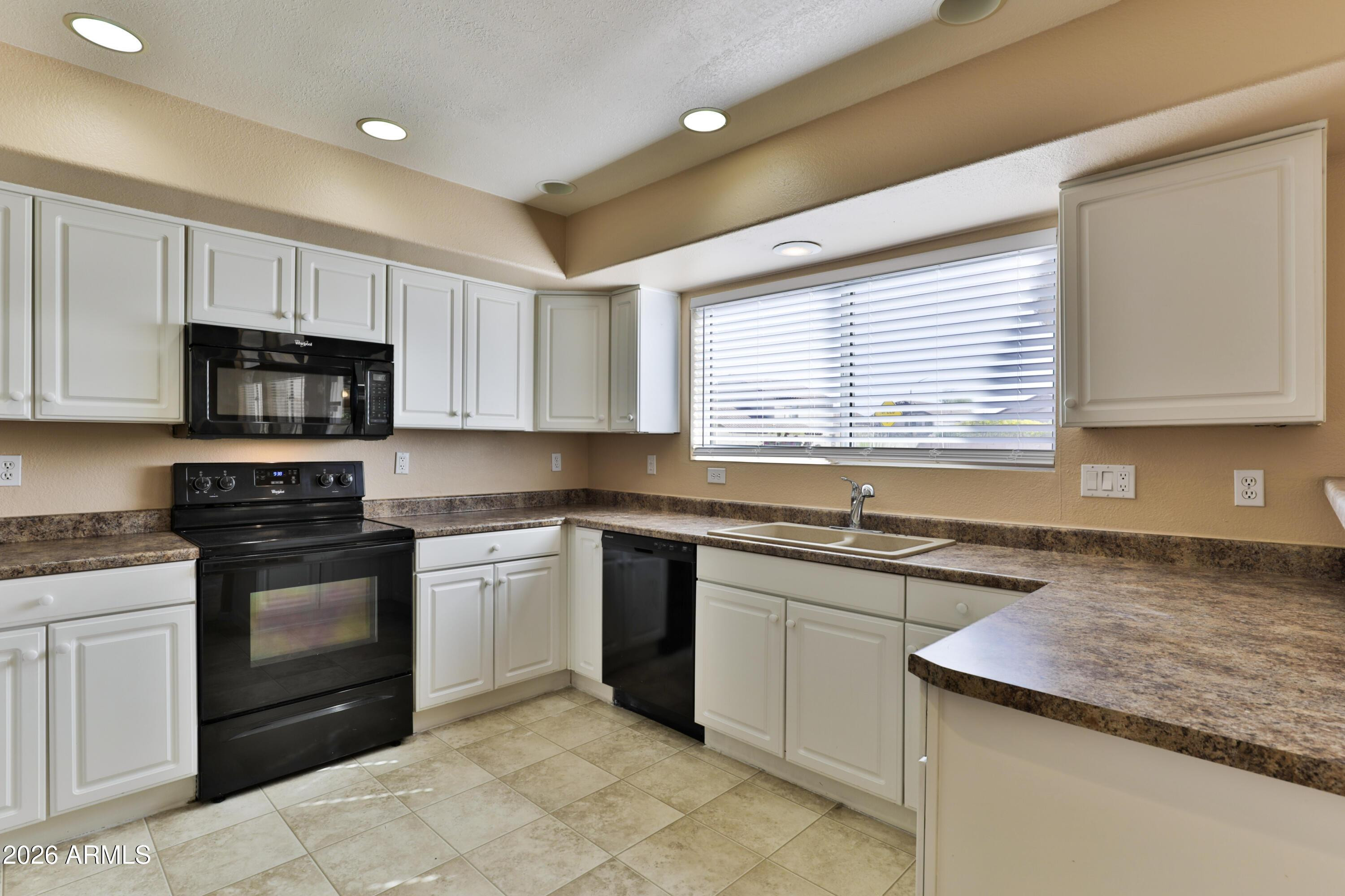 MEADOWS AT INDENENDENCE - Residential Lease