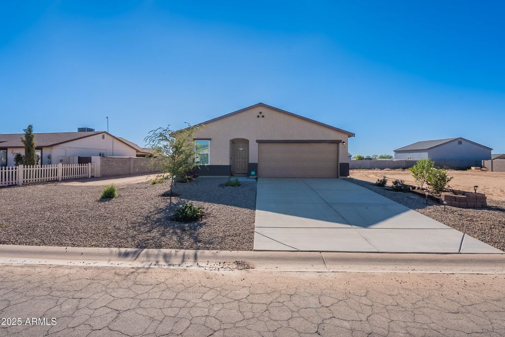 Photo of 14286 S Capistrano Road, Arizona City, AZ 85123 (MLS # 6929419)