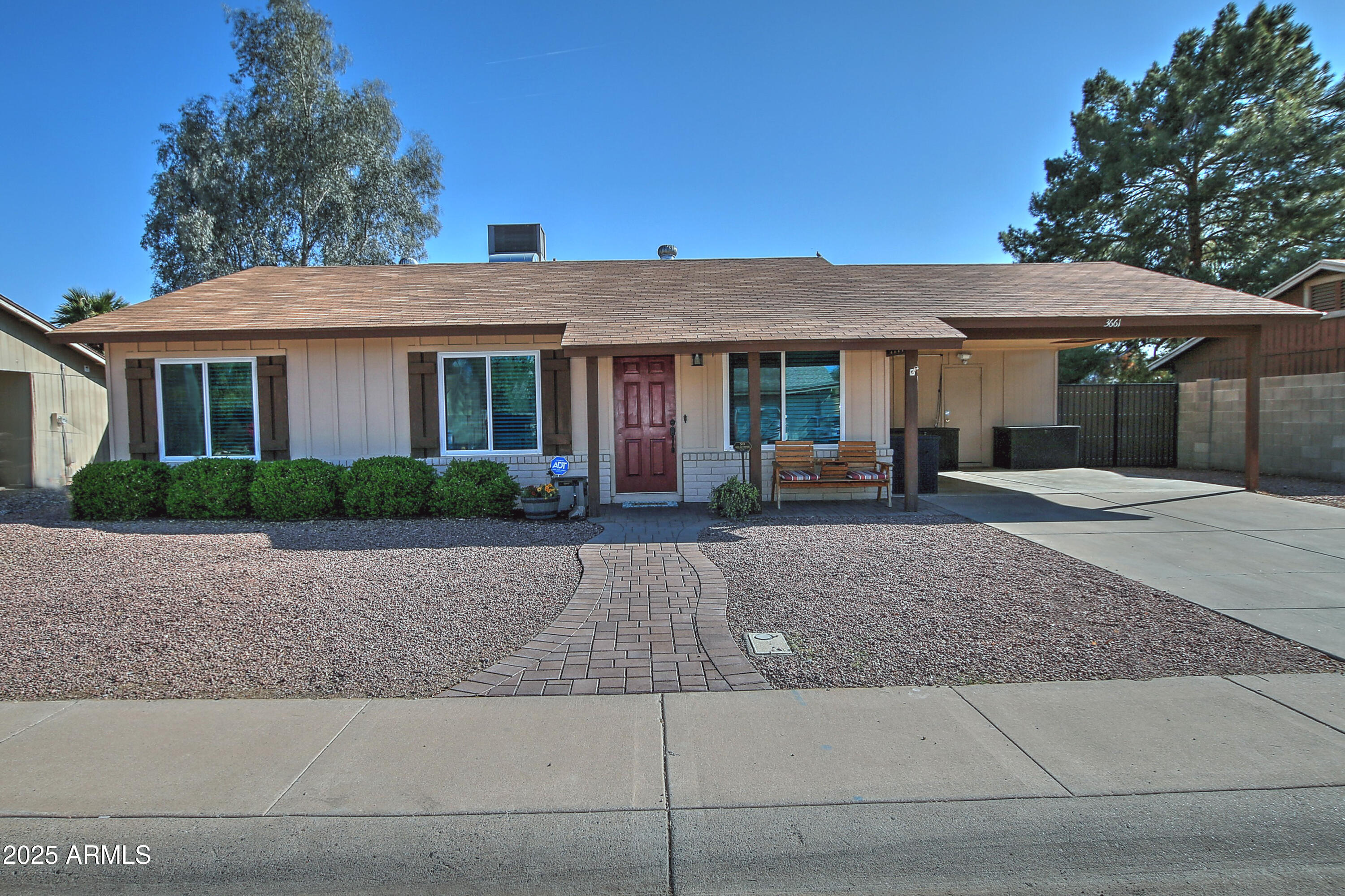 3661 W OAKLAND Street
