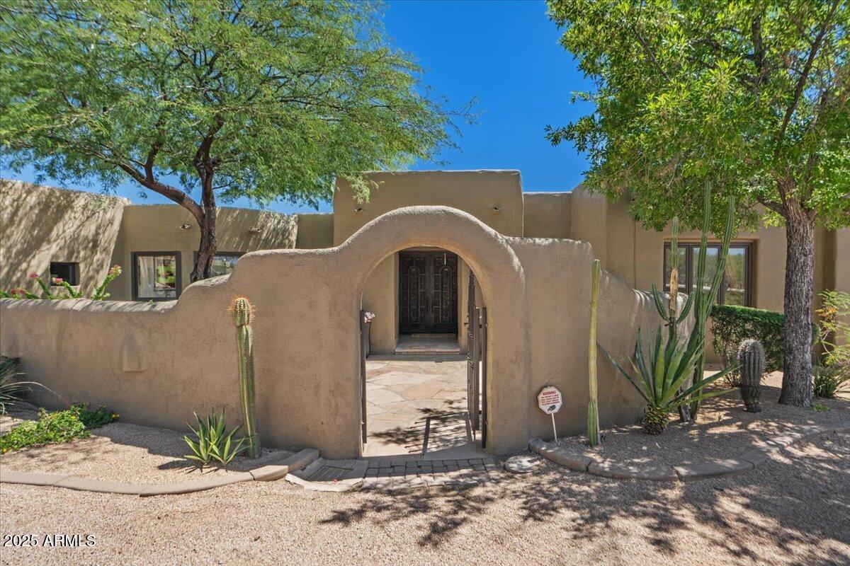 8306 E BUCKSKIN Trail