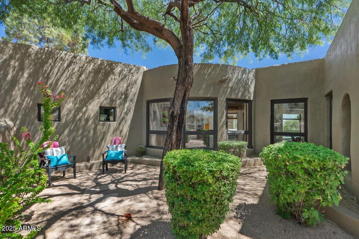 8306 E BUCKSKIN Trail