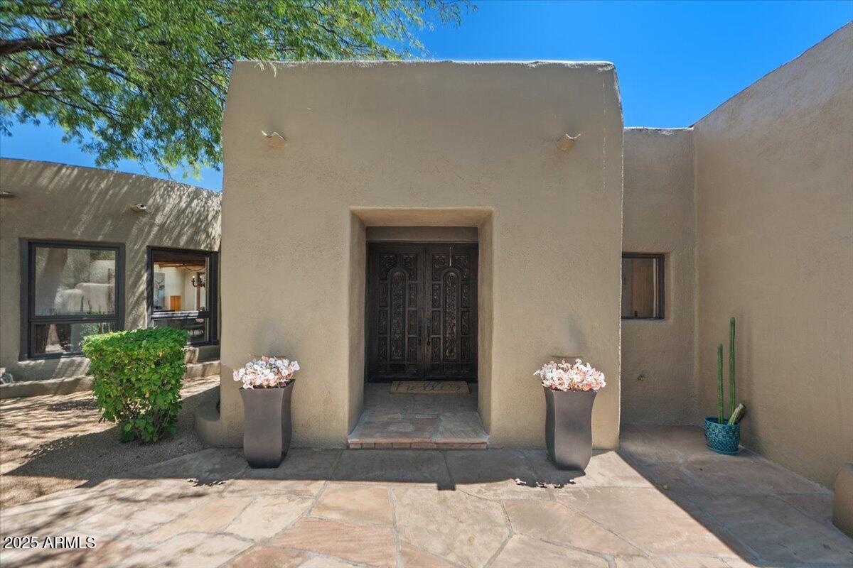 8306 E BUCKSKIN Trail
