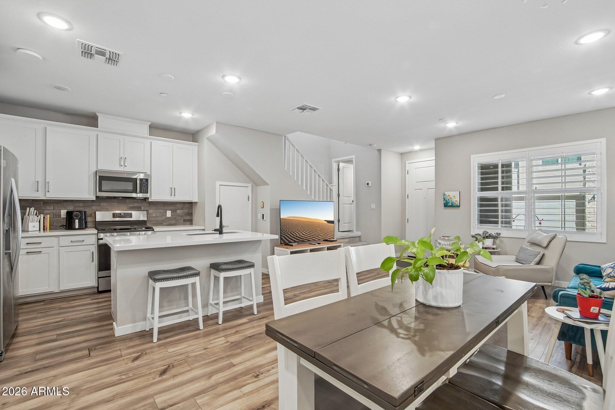 759 E ZESTA Lane 102