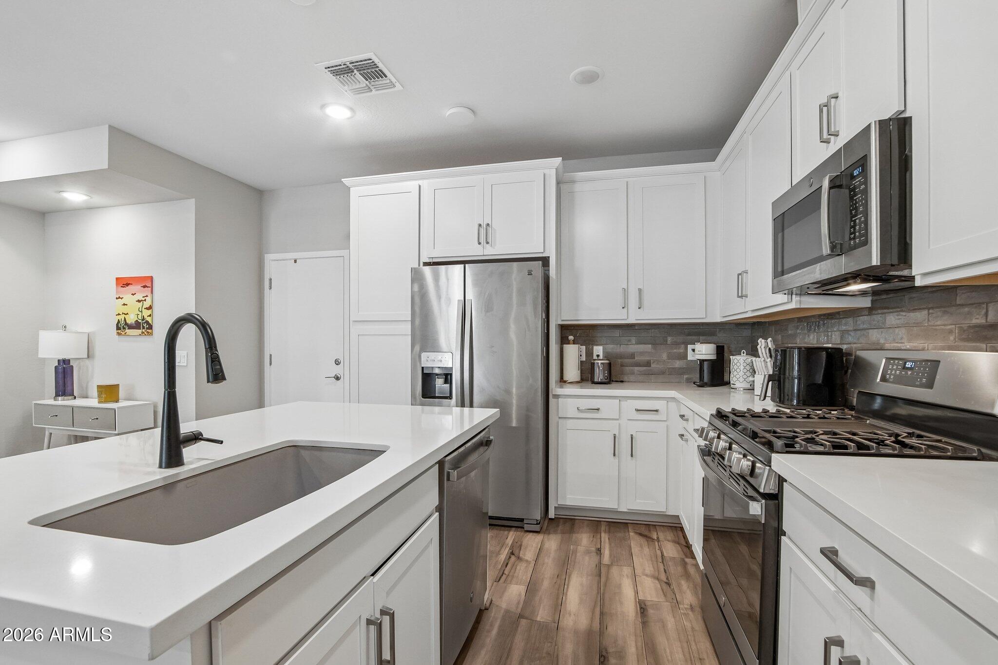 759 E ZESTA Lane 102