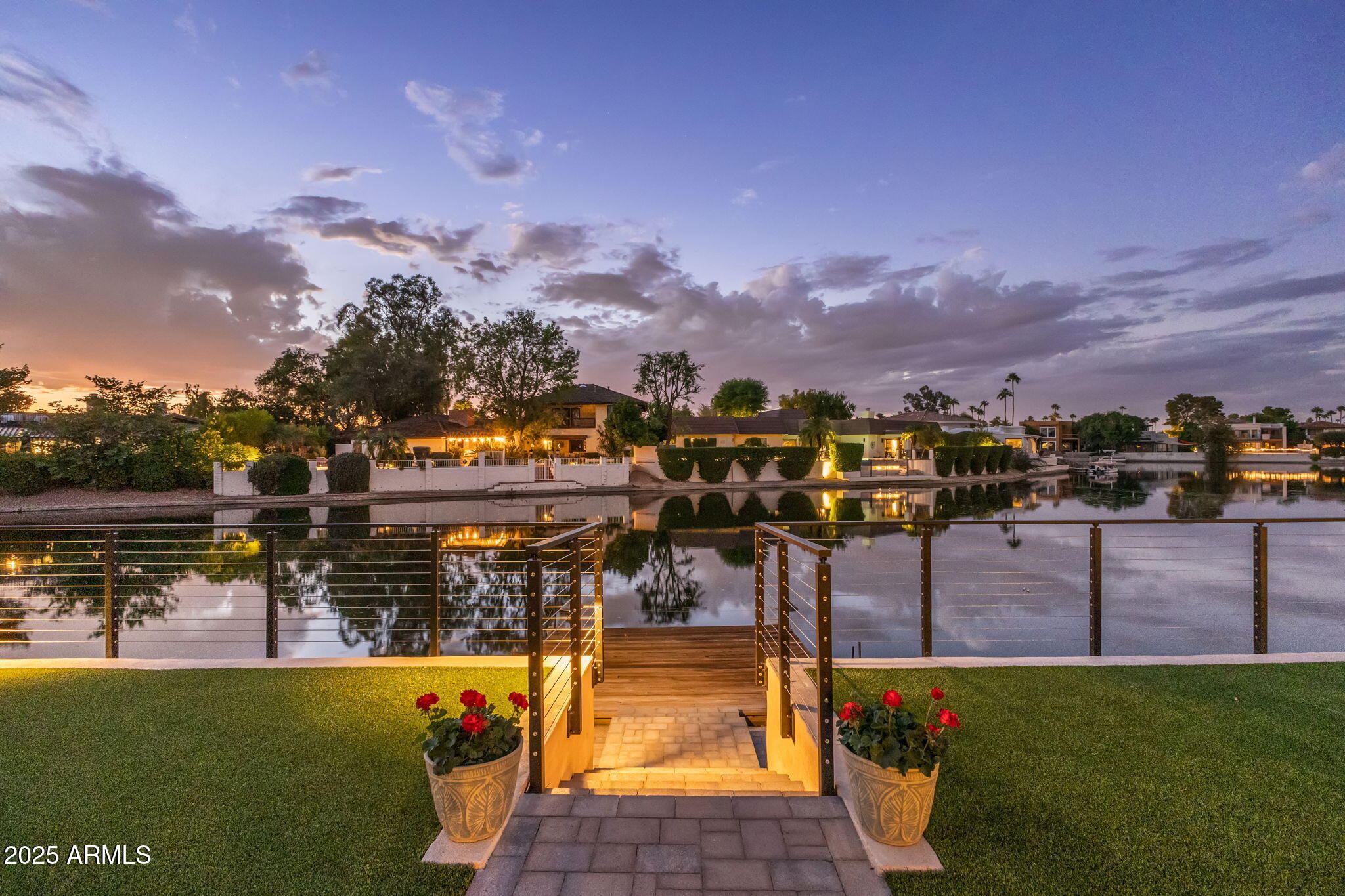 7620 E VIA DEL PLACITO --