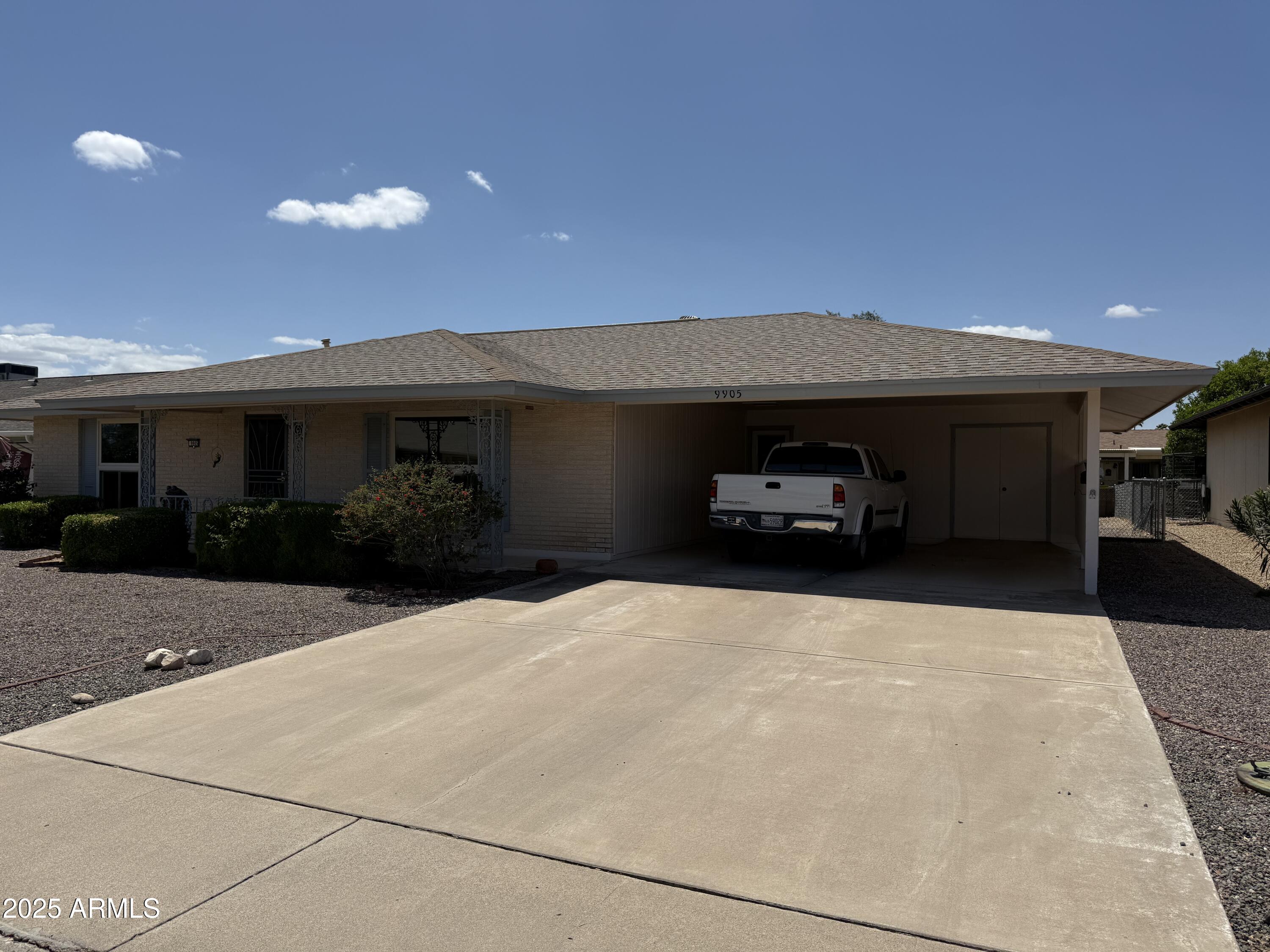 9905 W OAKSTONE Drive
