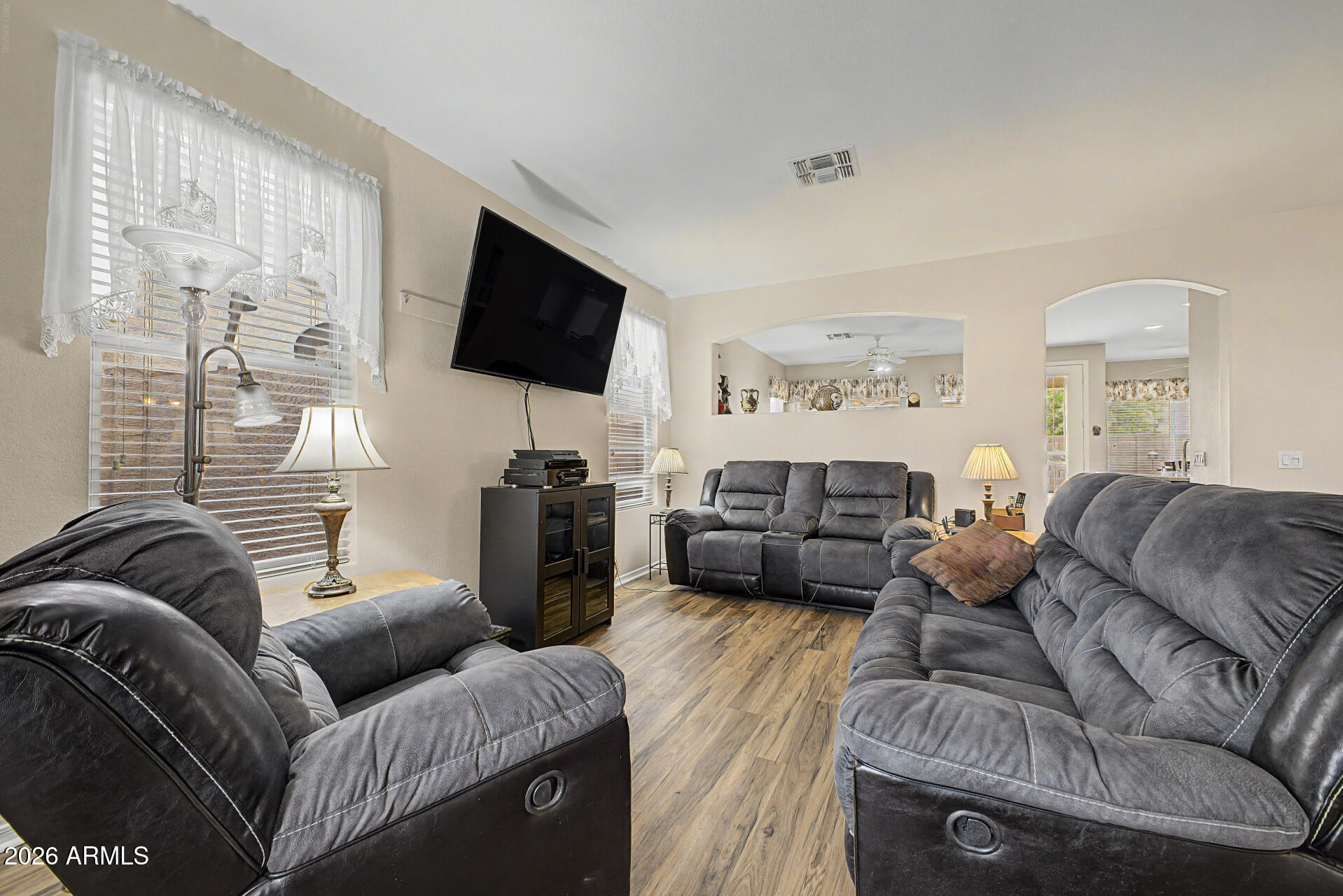 10533 W POTTER Drive