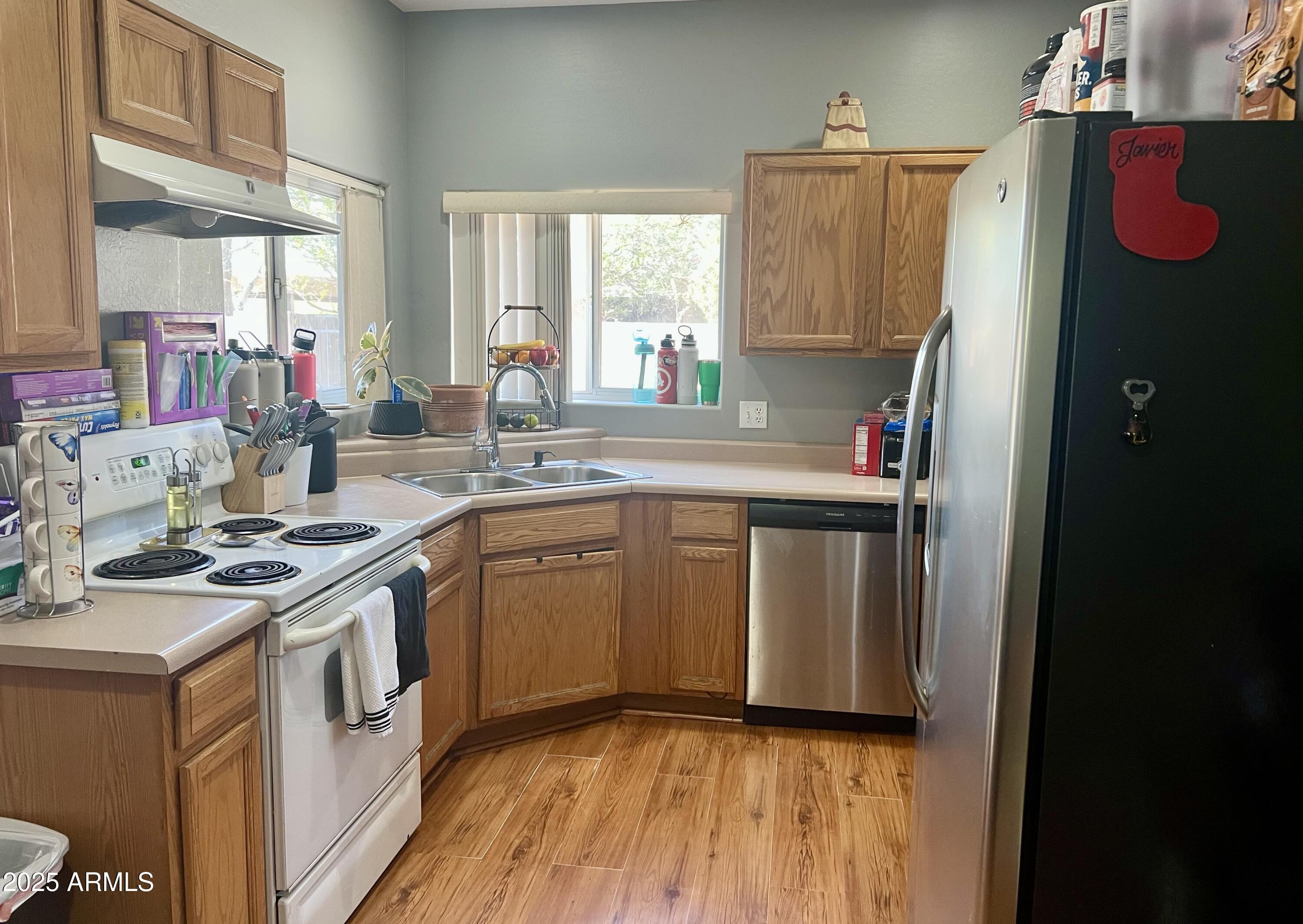 2311 E HARTFORD Avenue 38