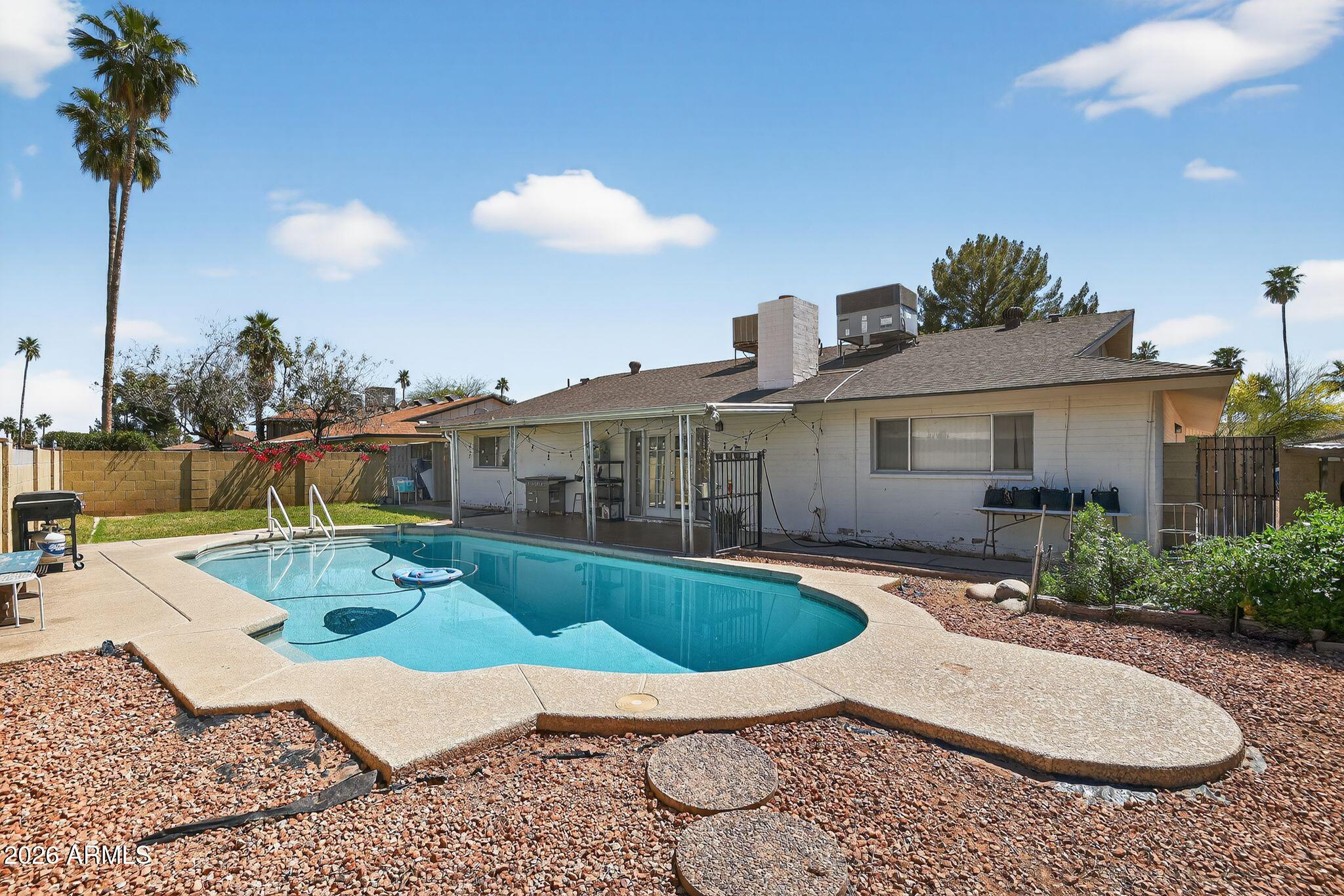 1722 E LA JOLLA Drive