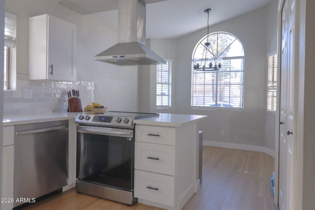 Photo of 113 S Ocean Drive, Gilbert, AZ 85233 (MLS # 6966432)