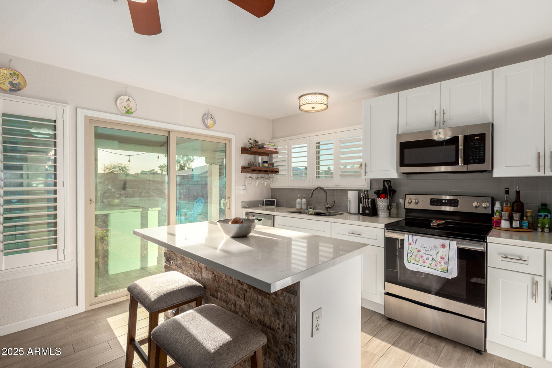 1004 S SANTA BARBARA --