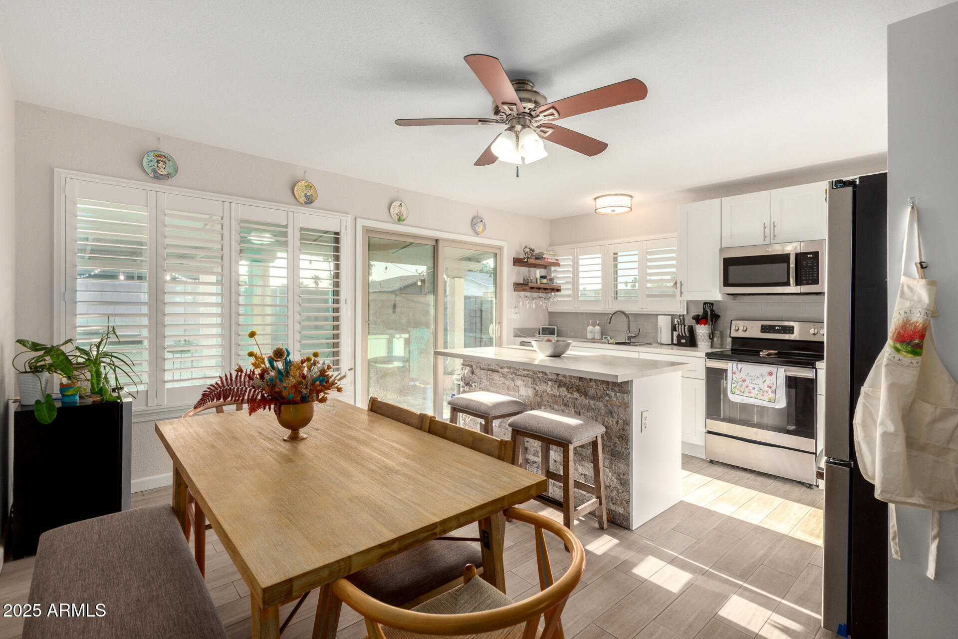 1004 S SANTA BARBARA --