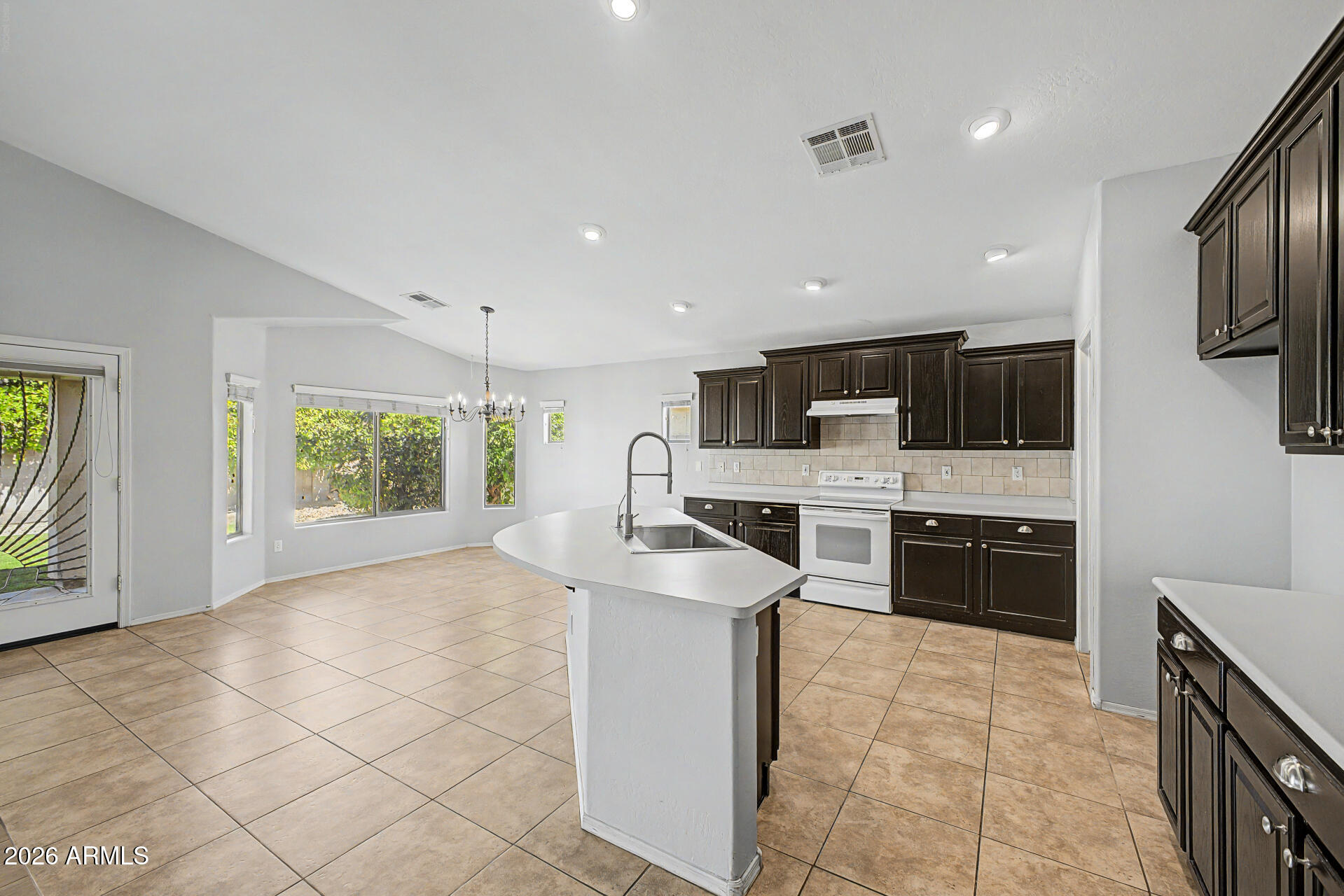 3546 E FAIRVIEW Street