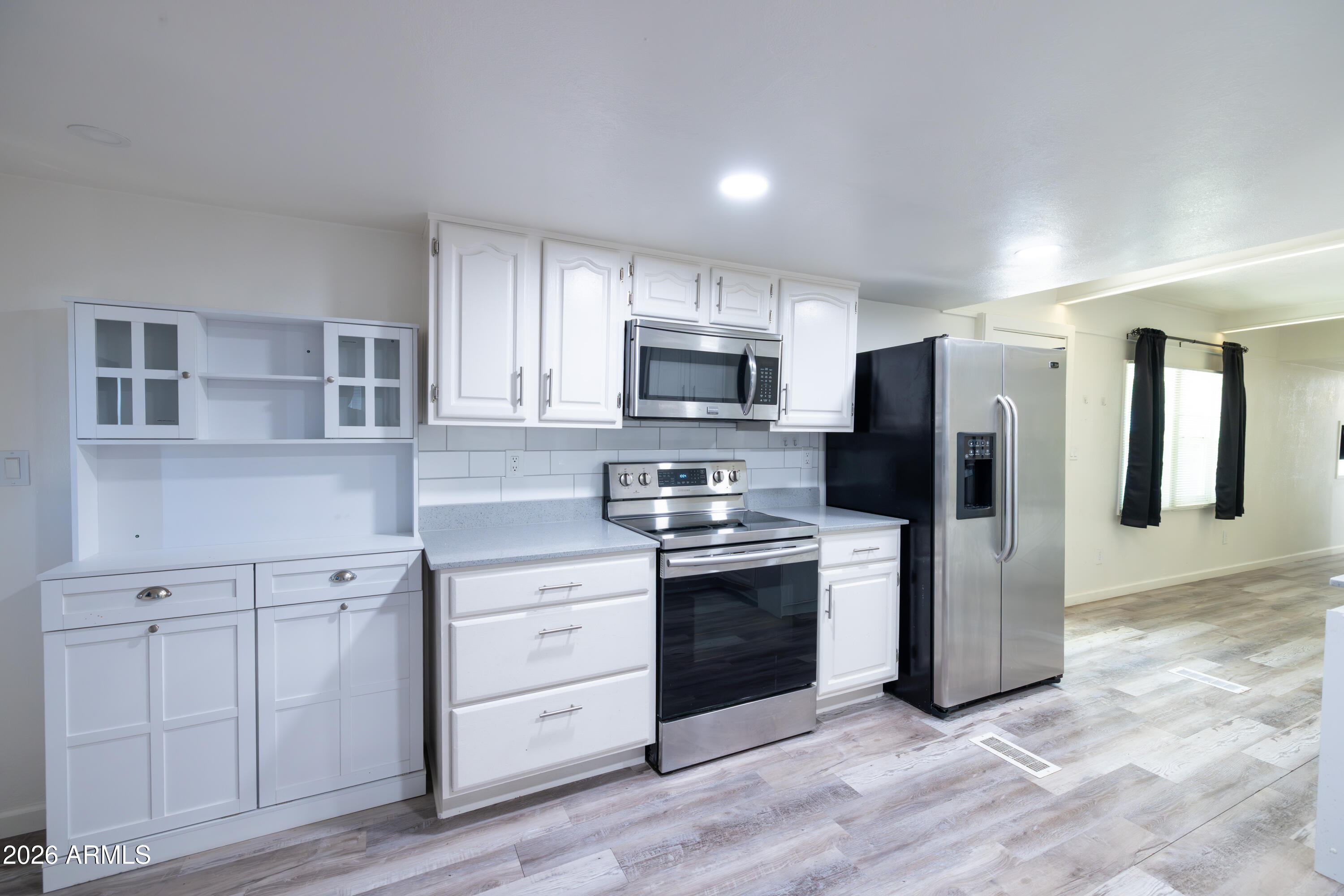 535 S ALMA SCHOOL Road 17