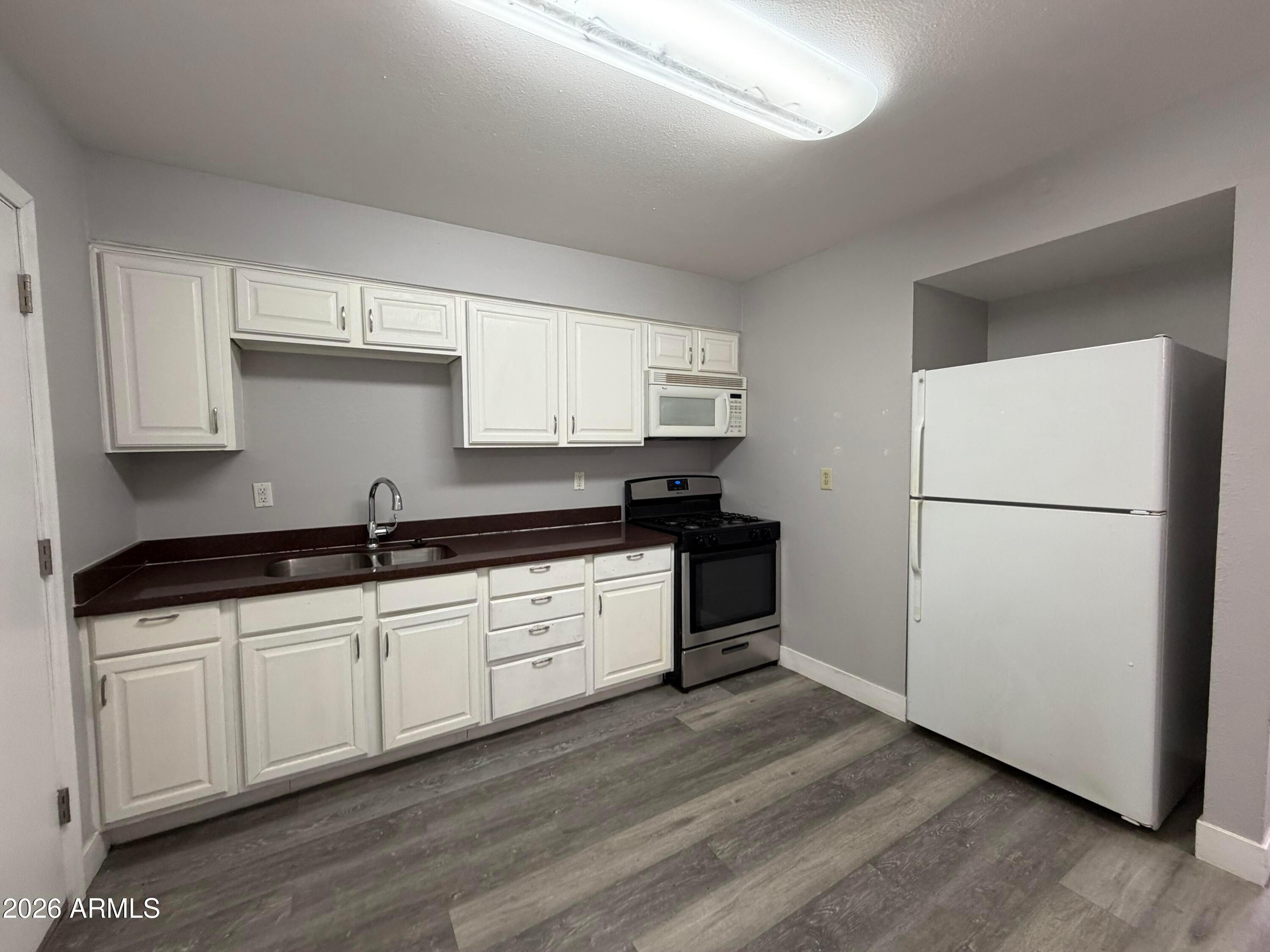 1833 E Harvard Street Apt 3