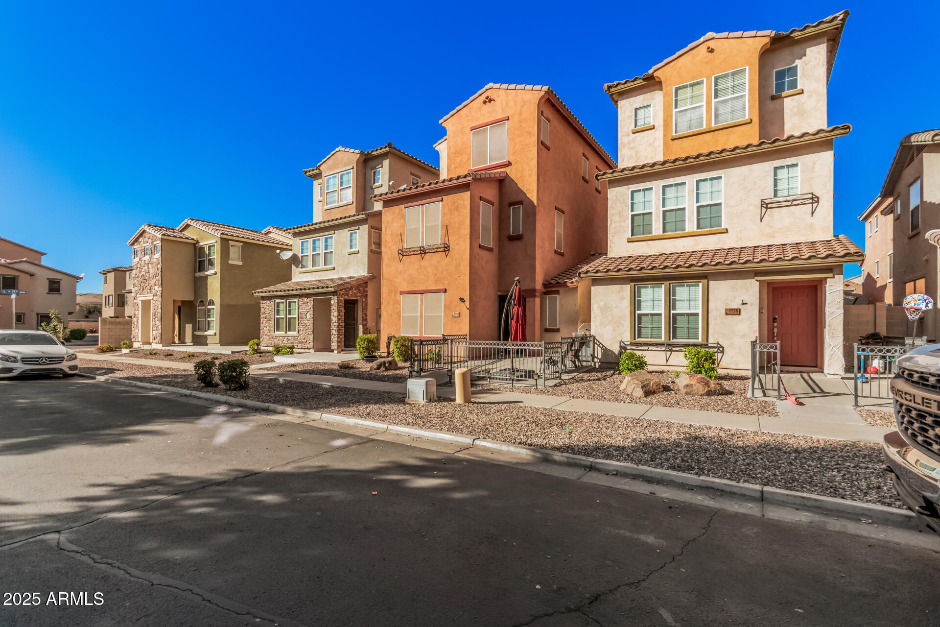 7742 W TERRI LEE Drive