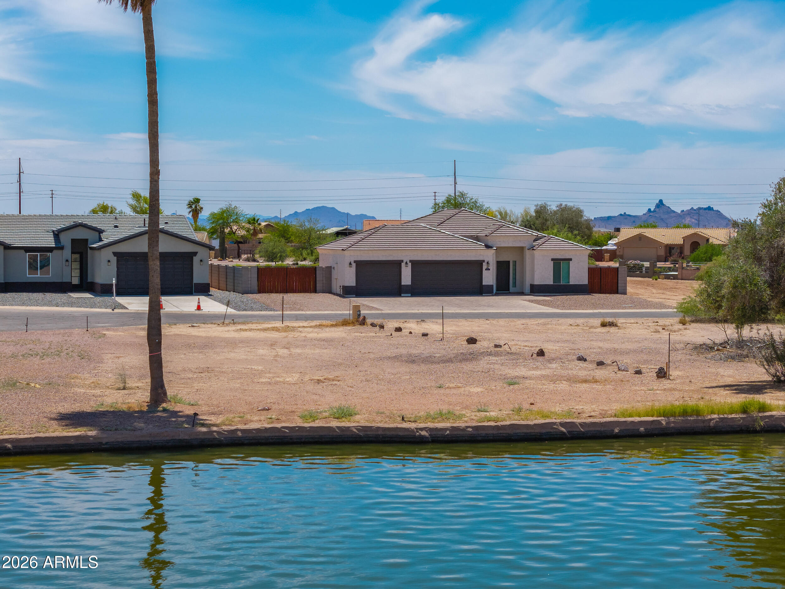 ARIZONA CITY UNIT TEN - Land