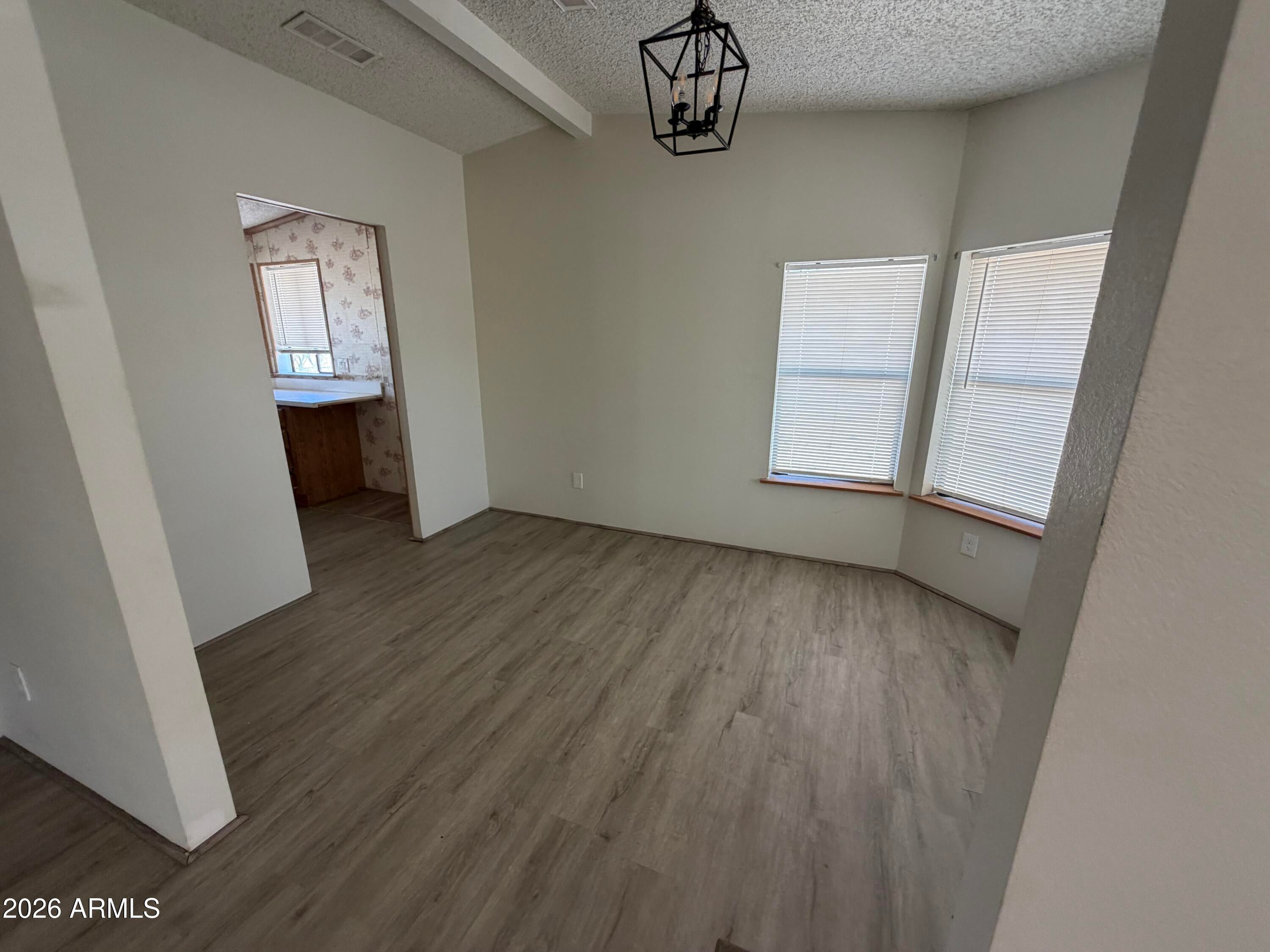 130 W CAMPBELL Avenue