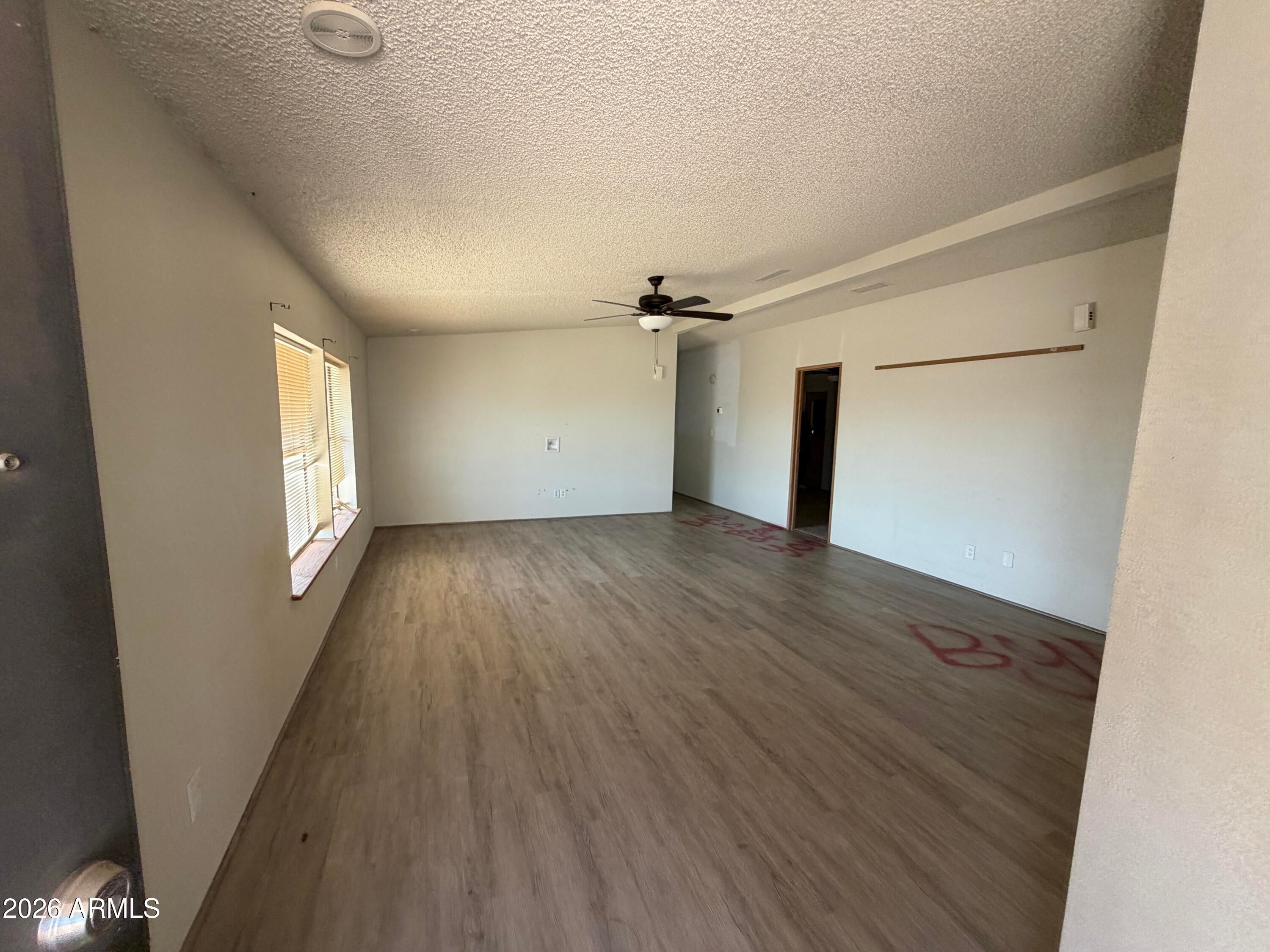 130 W CAMPBELL Avenue