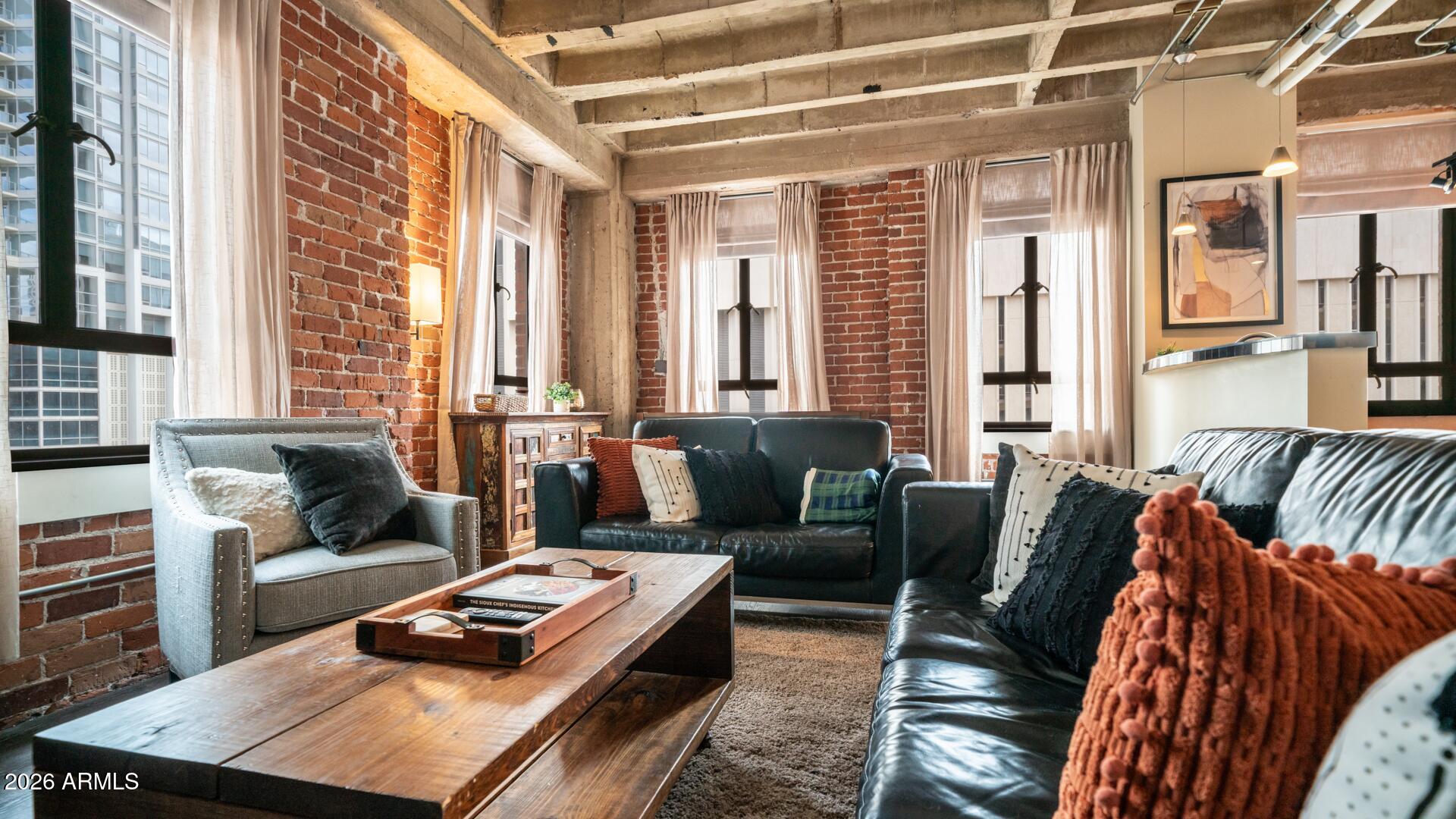 114 W ADAMS Street 503