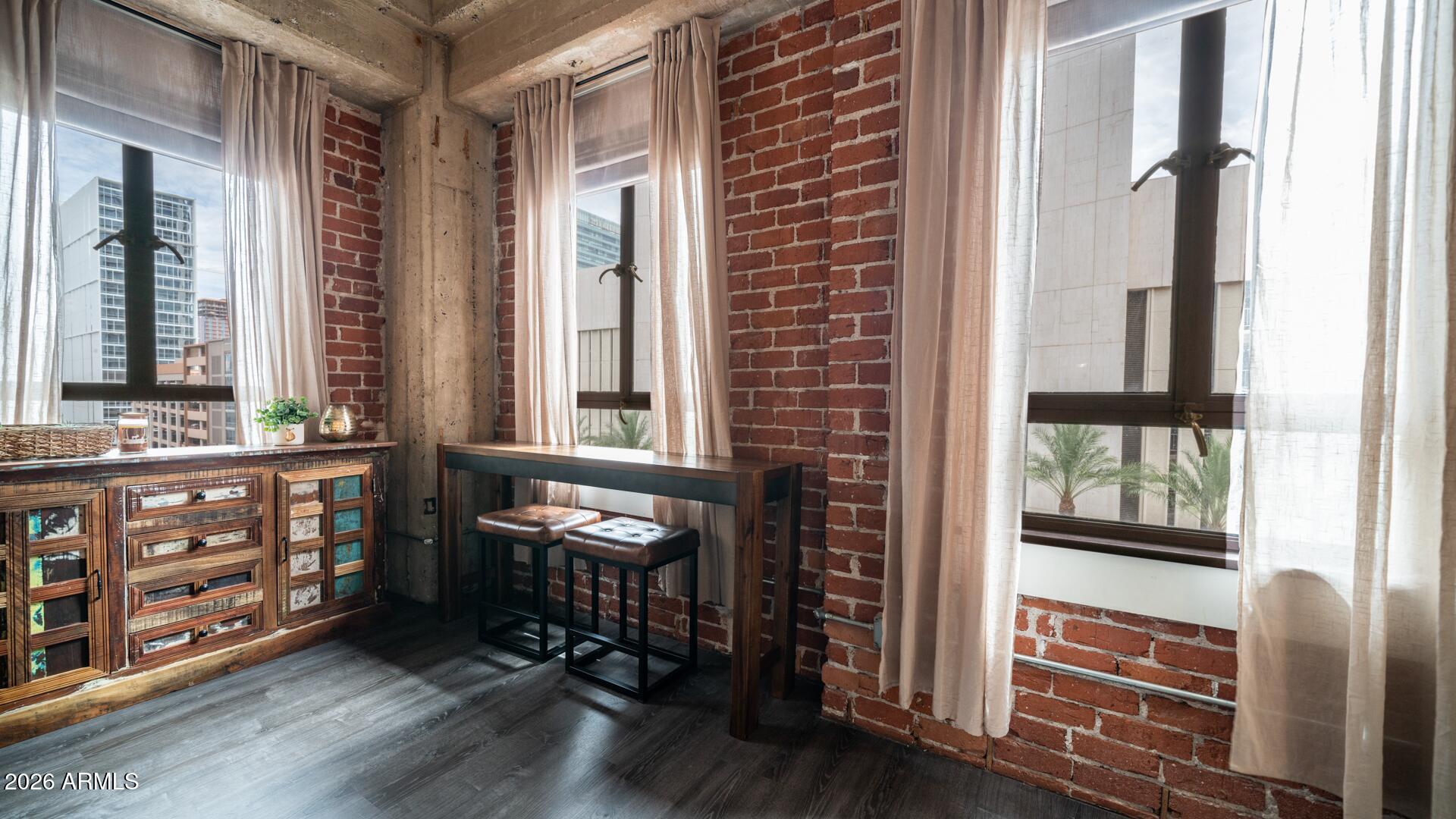 114 W ADAMS Street 503