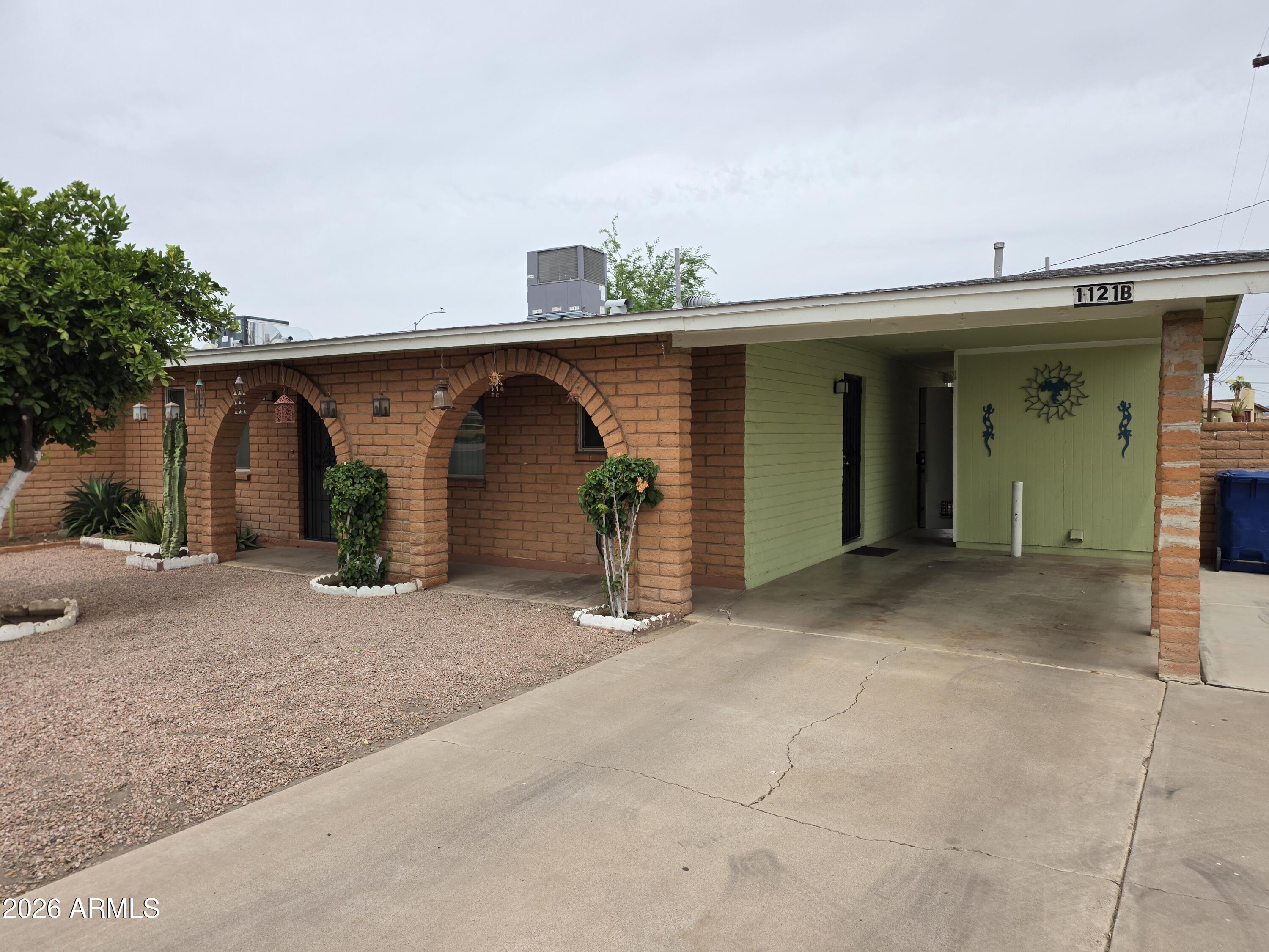 1121 N WEDGEWOOD Circle