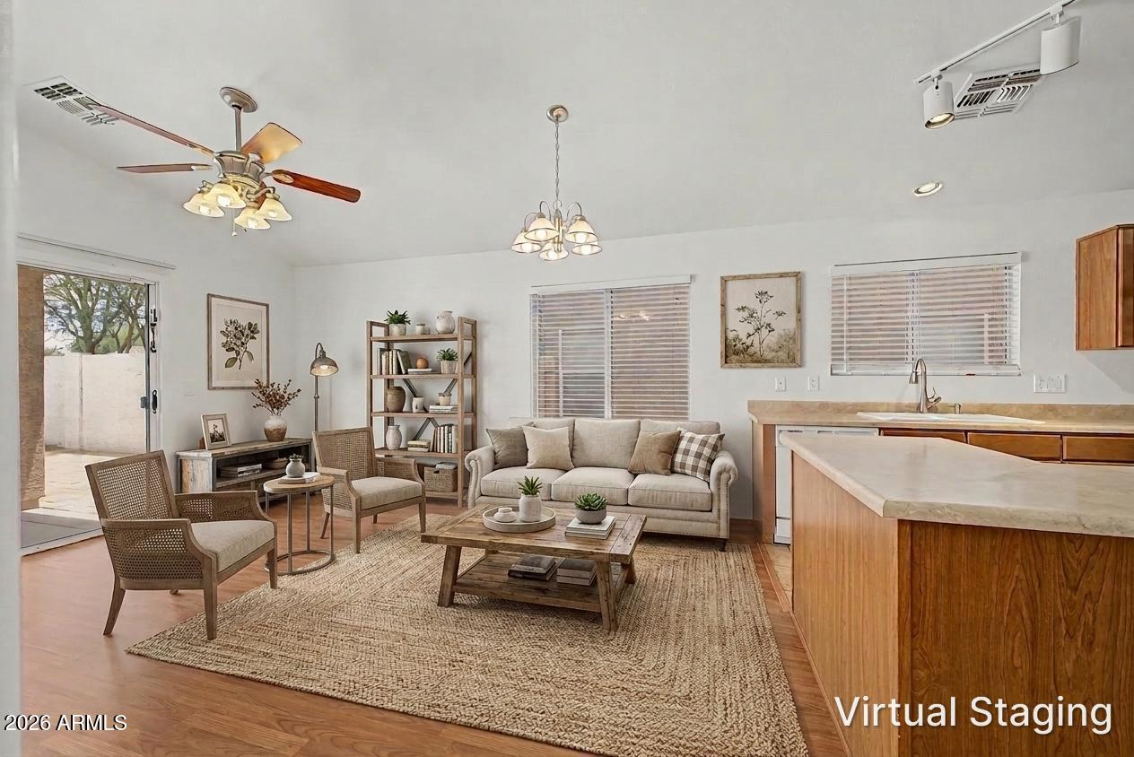 1448 E SAGUARO Trail