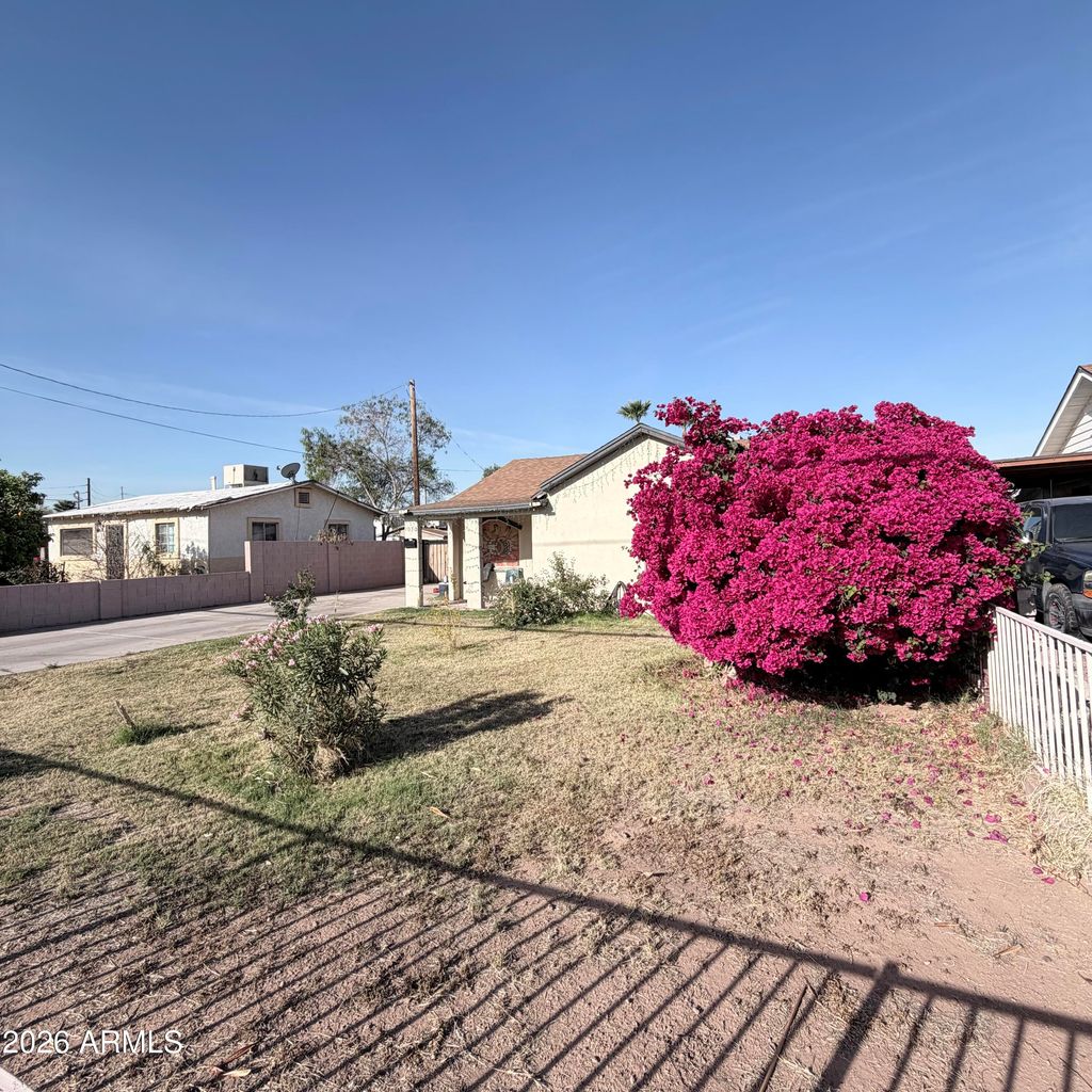 Photo of 1030 N 28th Street, Phoenix, AZ 85008 (MLS # 7003445)