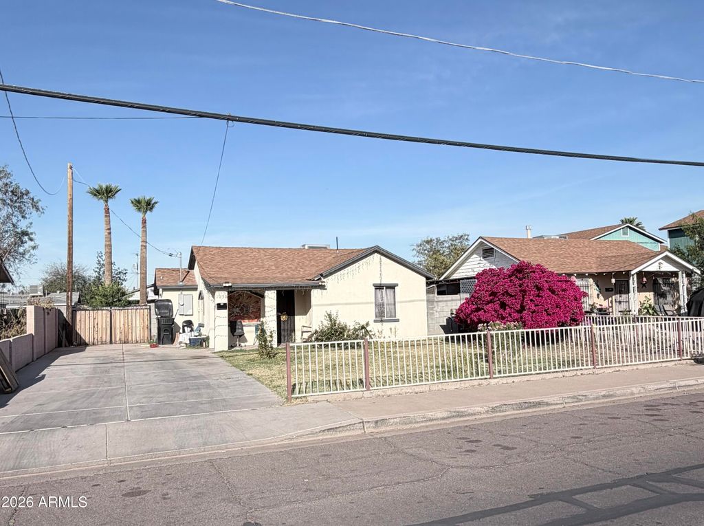 Photo of 1030 N 28th Street, Phoenix, AZ 85008 (MLS # 7003445)