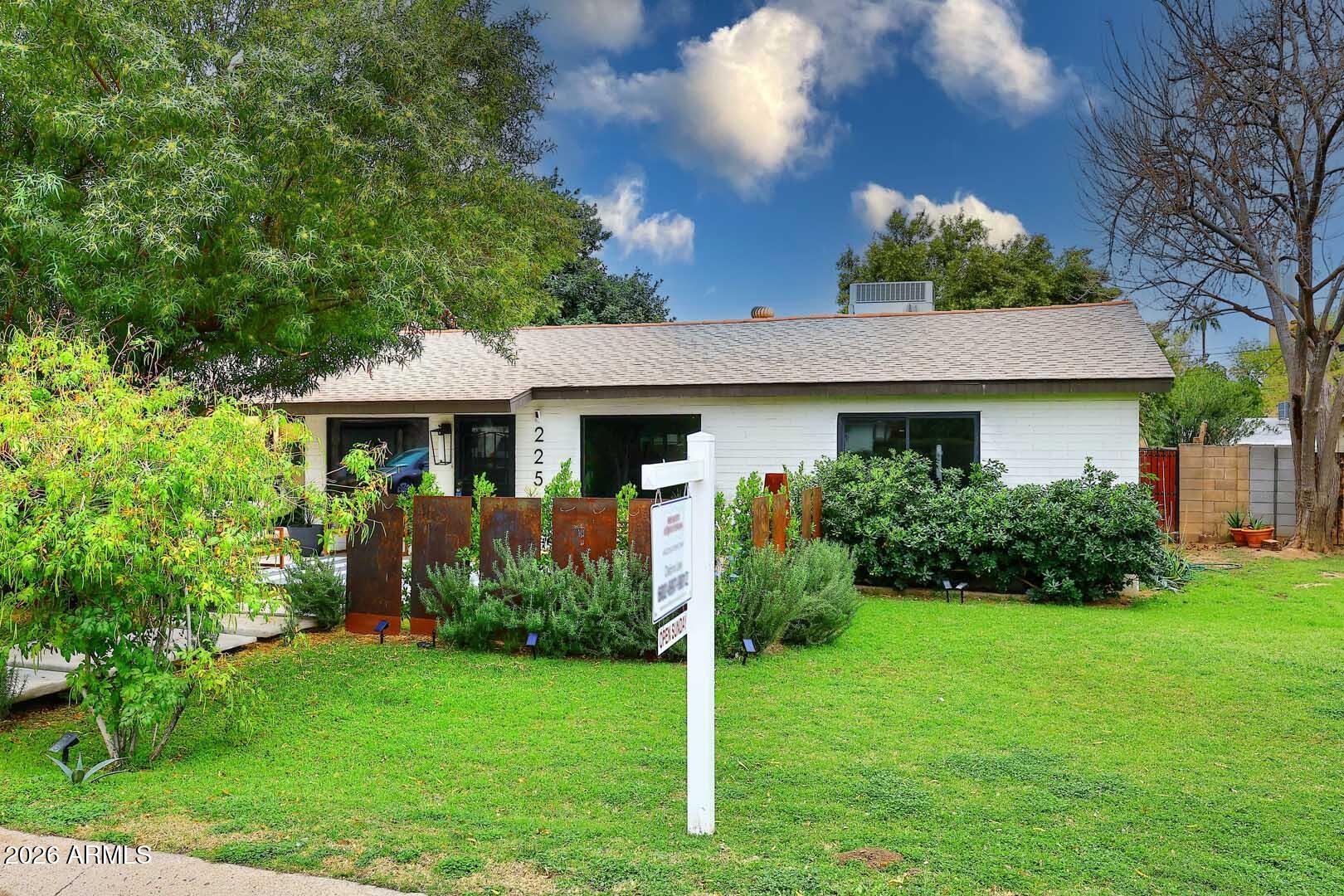 225 W ALICE Avenue W