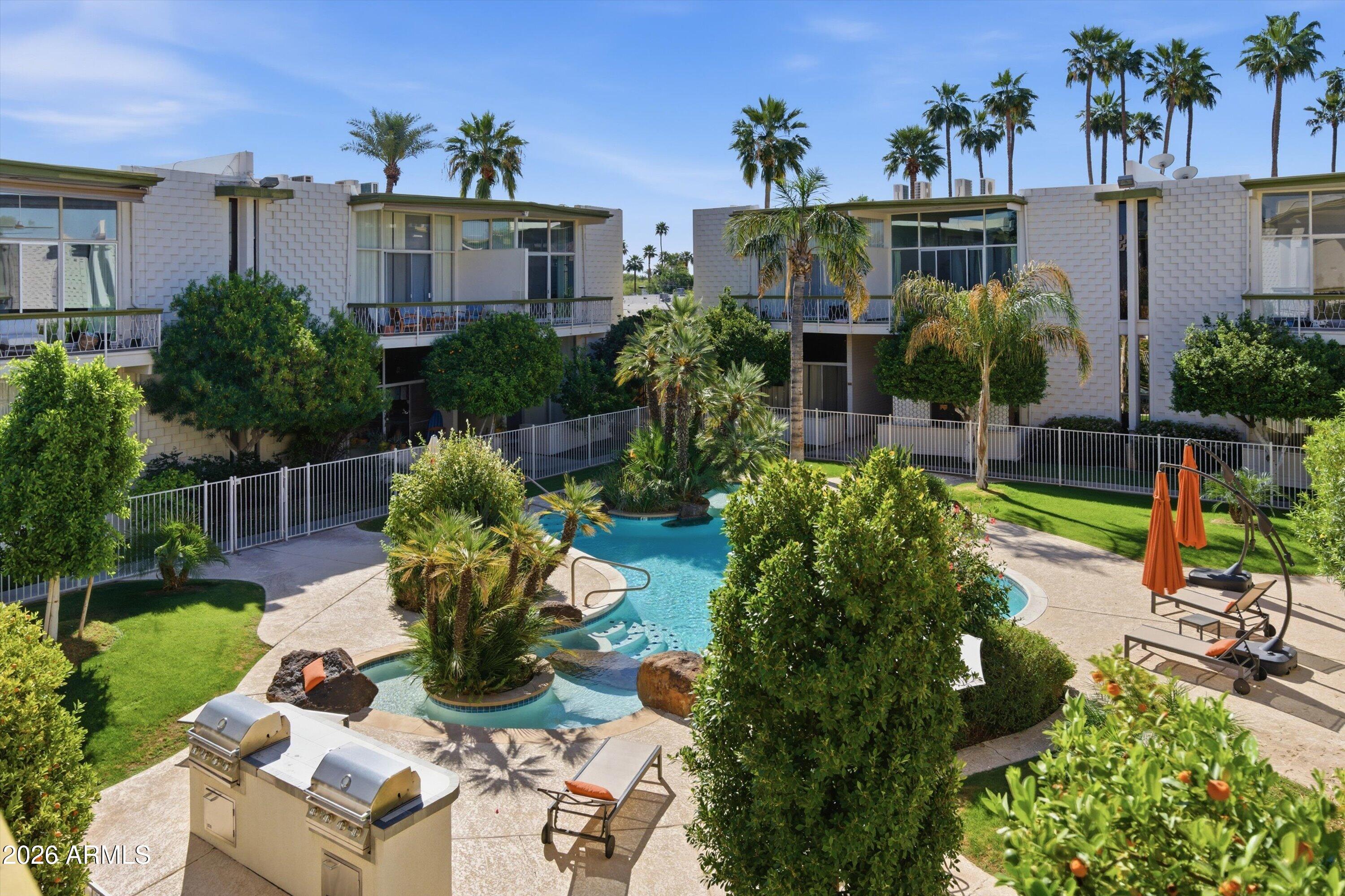 334 W MEDLOCK Drive C201