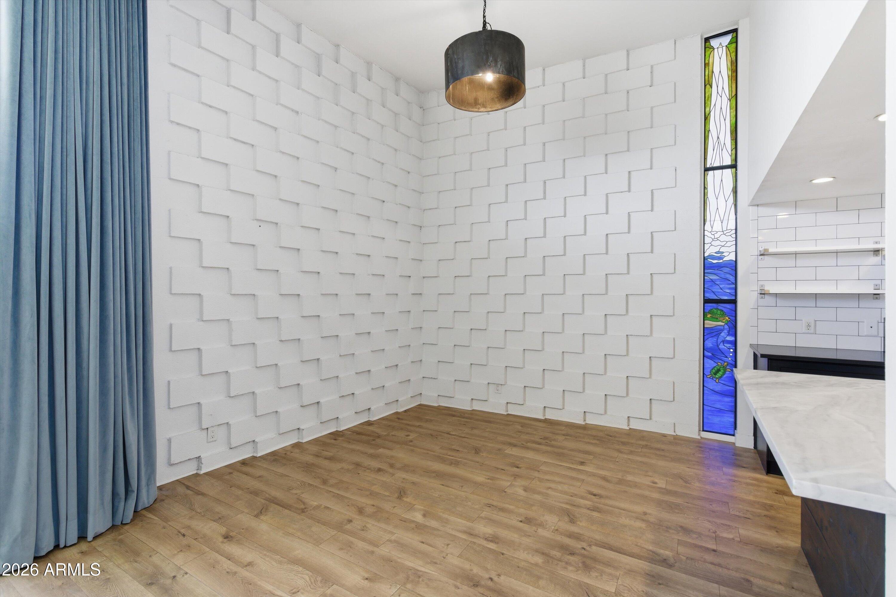 334 W MEDLOCK Drive C201