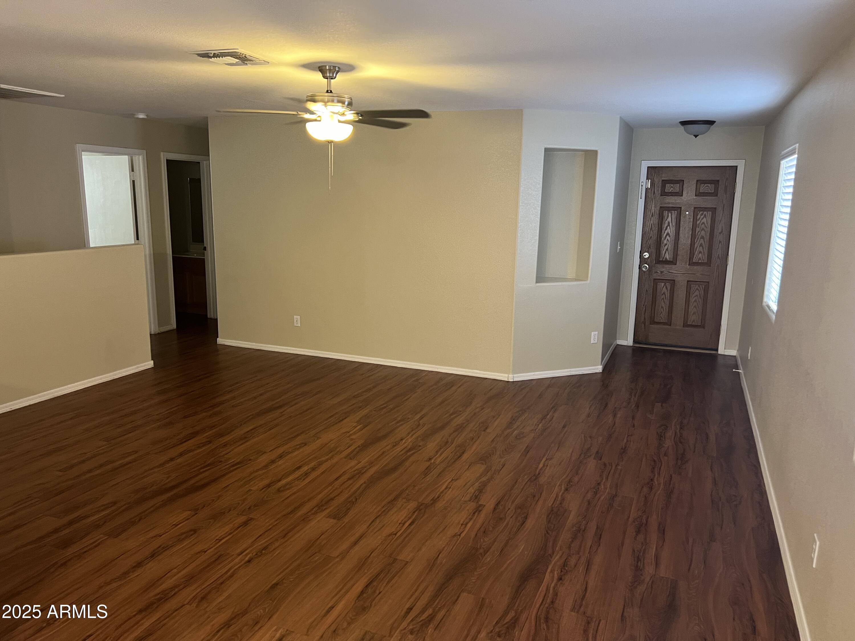 1458 E Avenida Isabela --