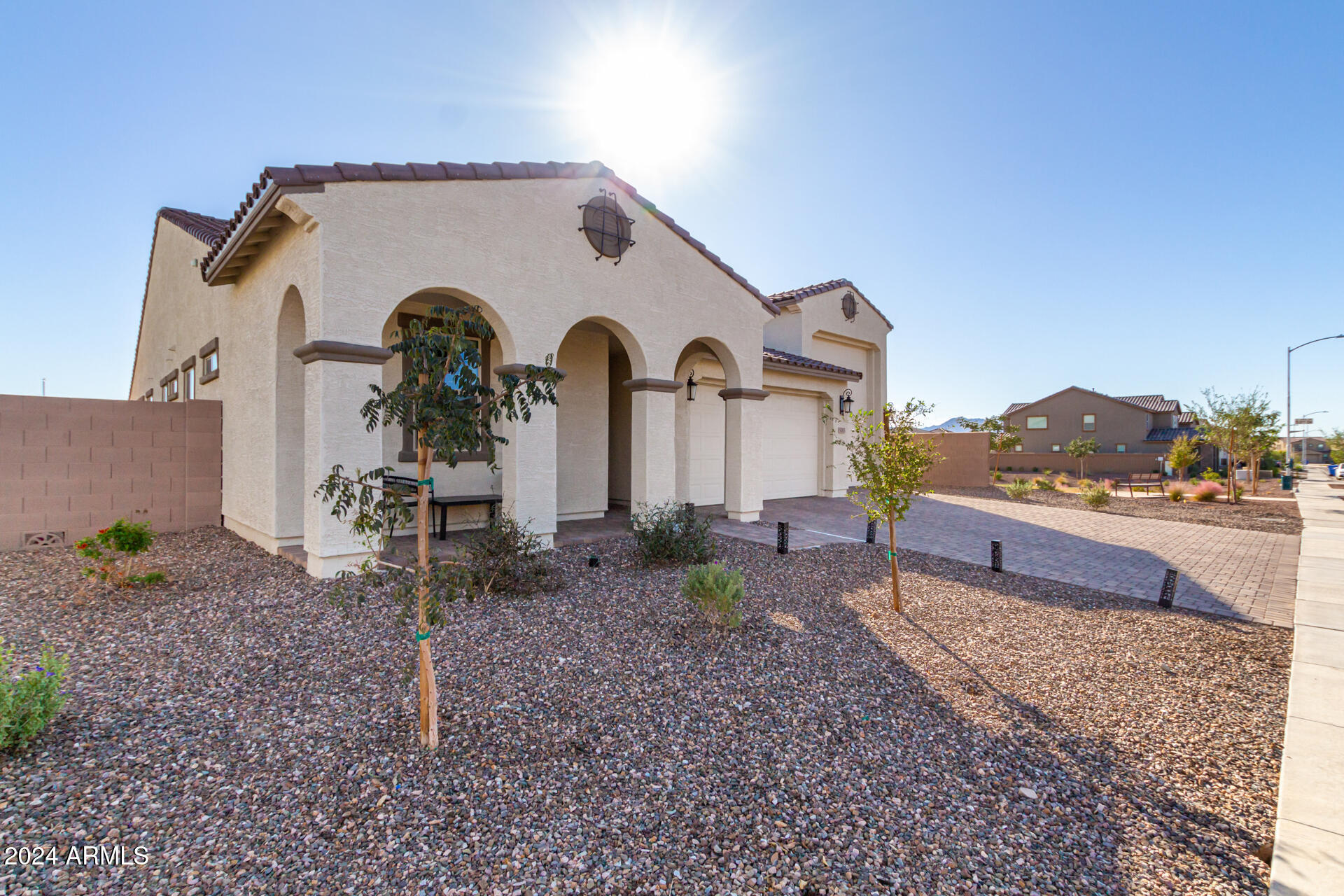5203 W ROUNDHOUSE Road